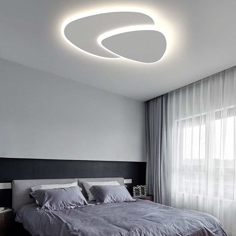 Kelas Triangle Ceiling Light
