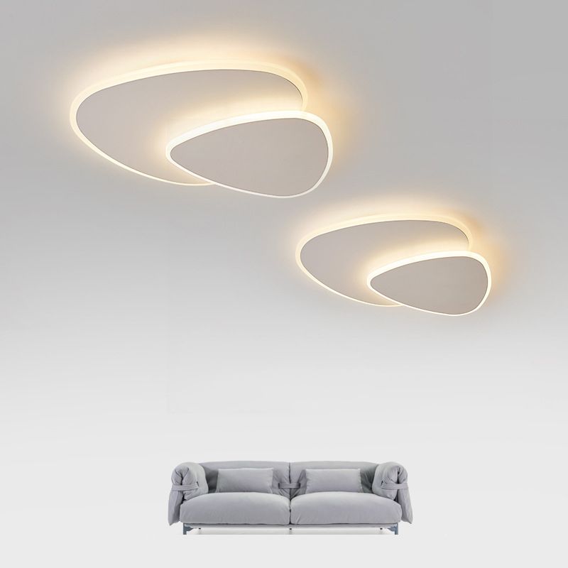 Kelas Triangle Ceiling Light