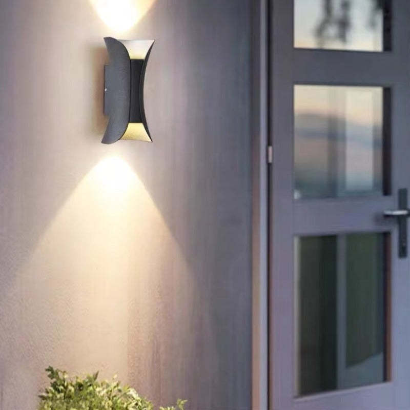 Talivenro Outdoor Wall Light