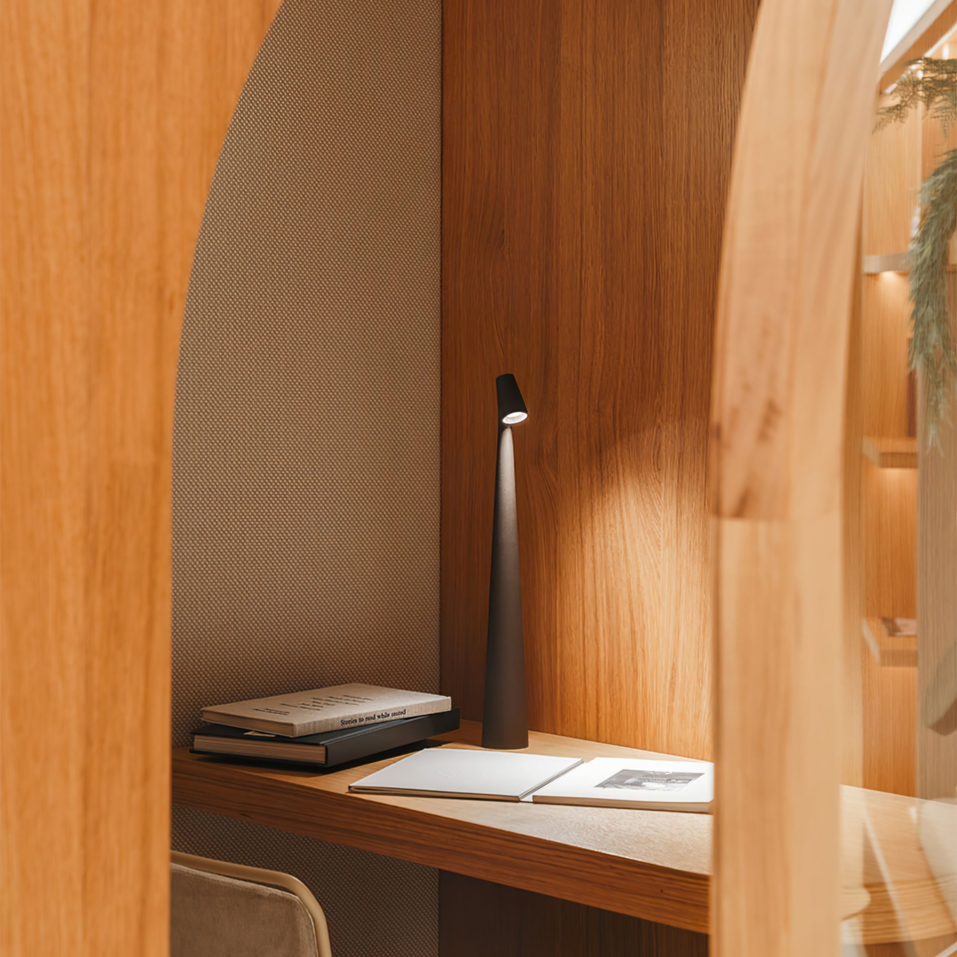 Junoio Table Lamp