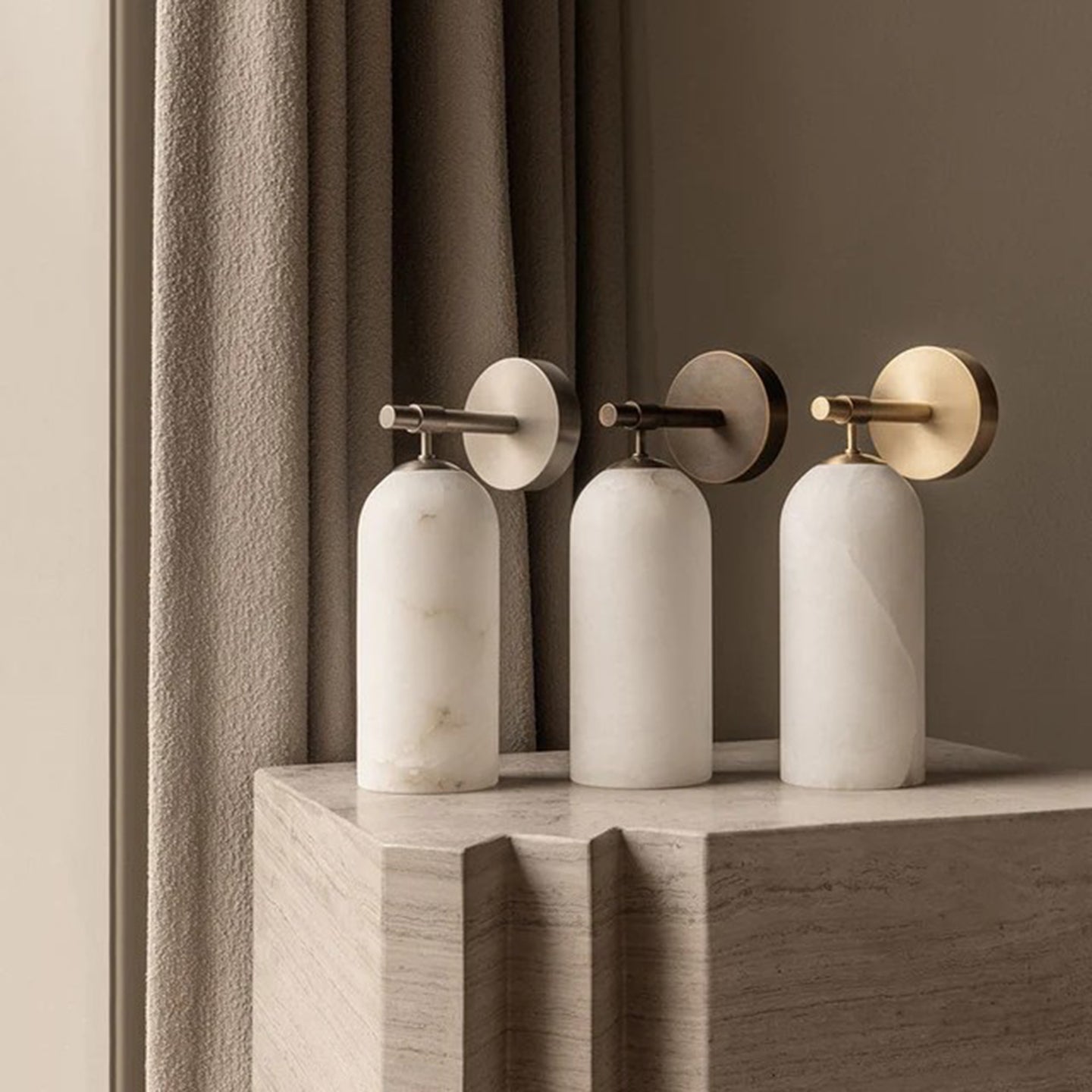 Velaton Wall Light