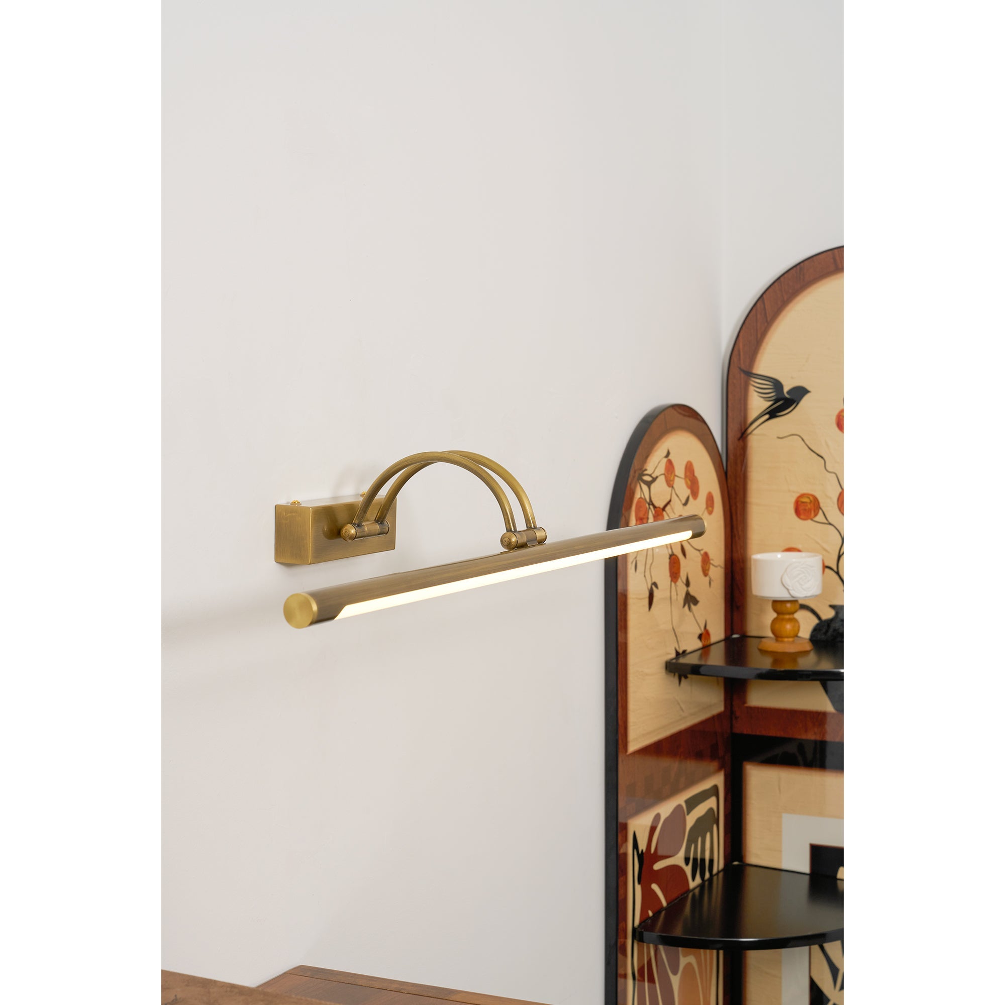 Lexanus Linear Wall Light
