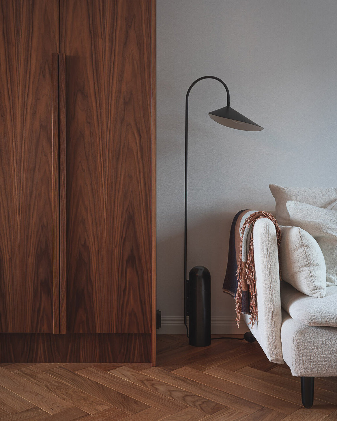 Sageeka Minimalist Floor Lamp