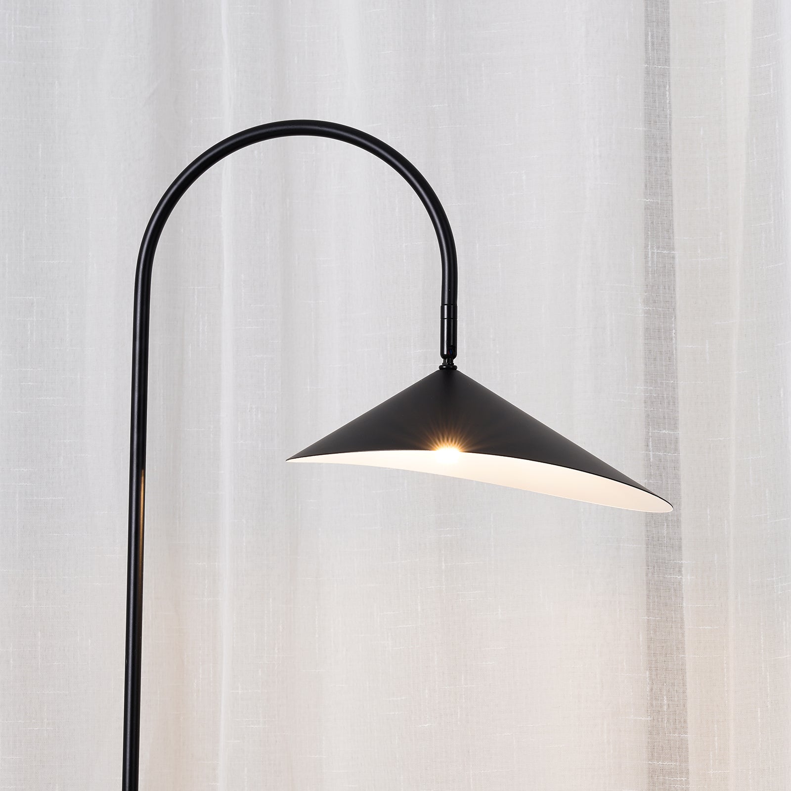 Sageeka Minimalist Floor Lamp