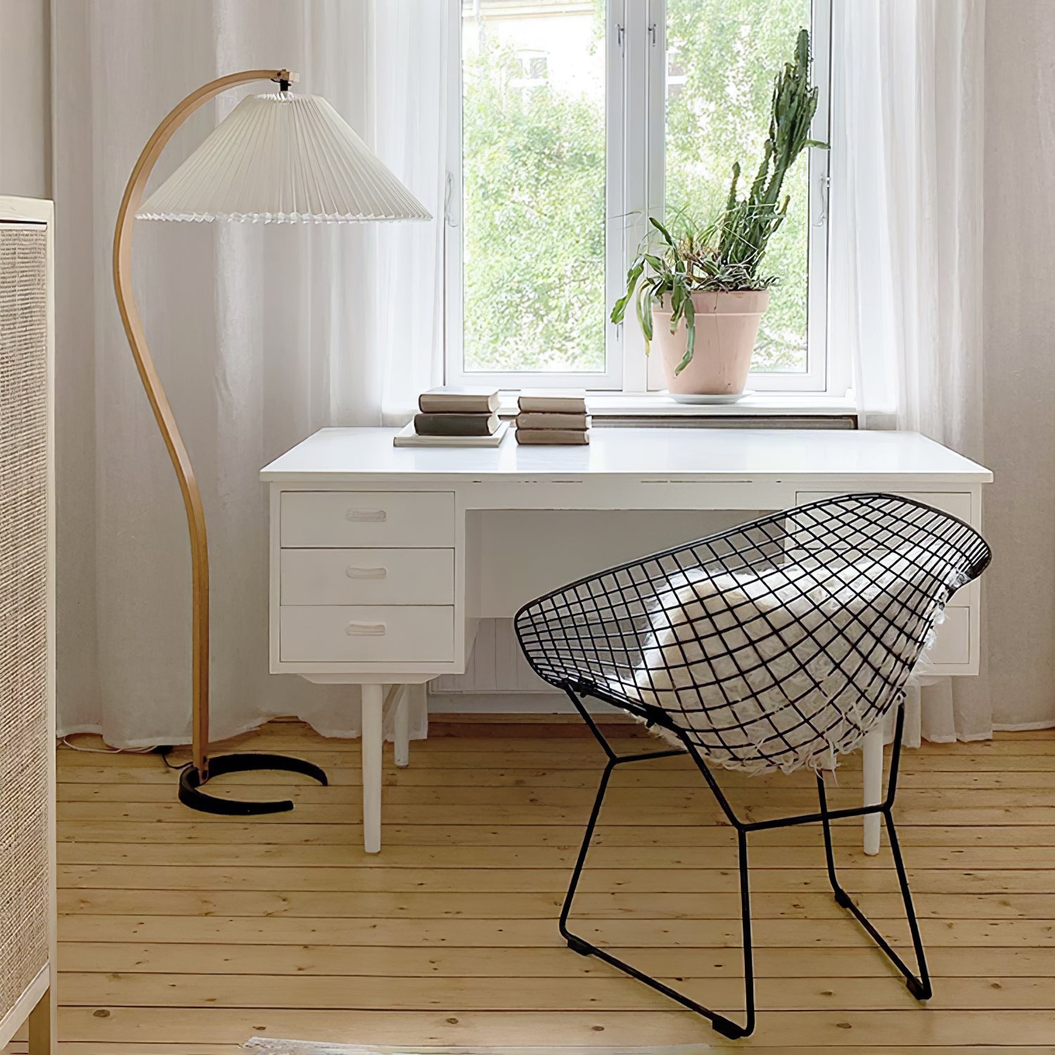 Avey Floor Lamp