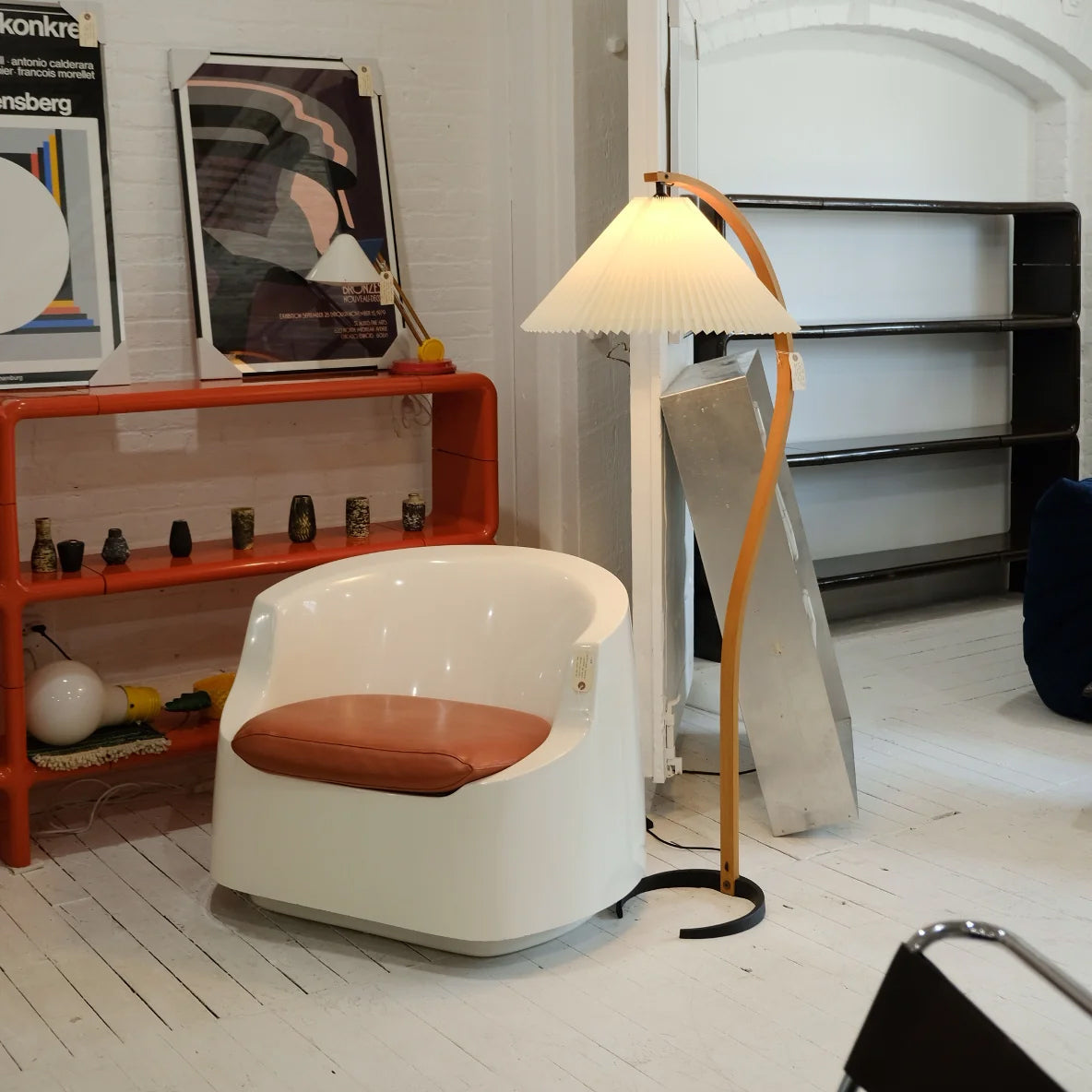 Avey Floor Lamp