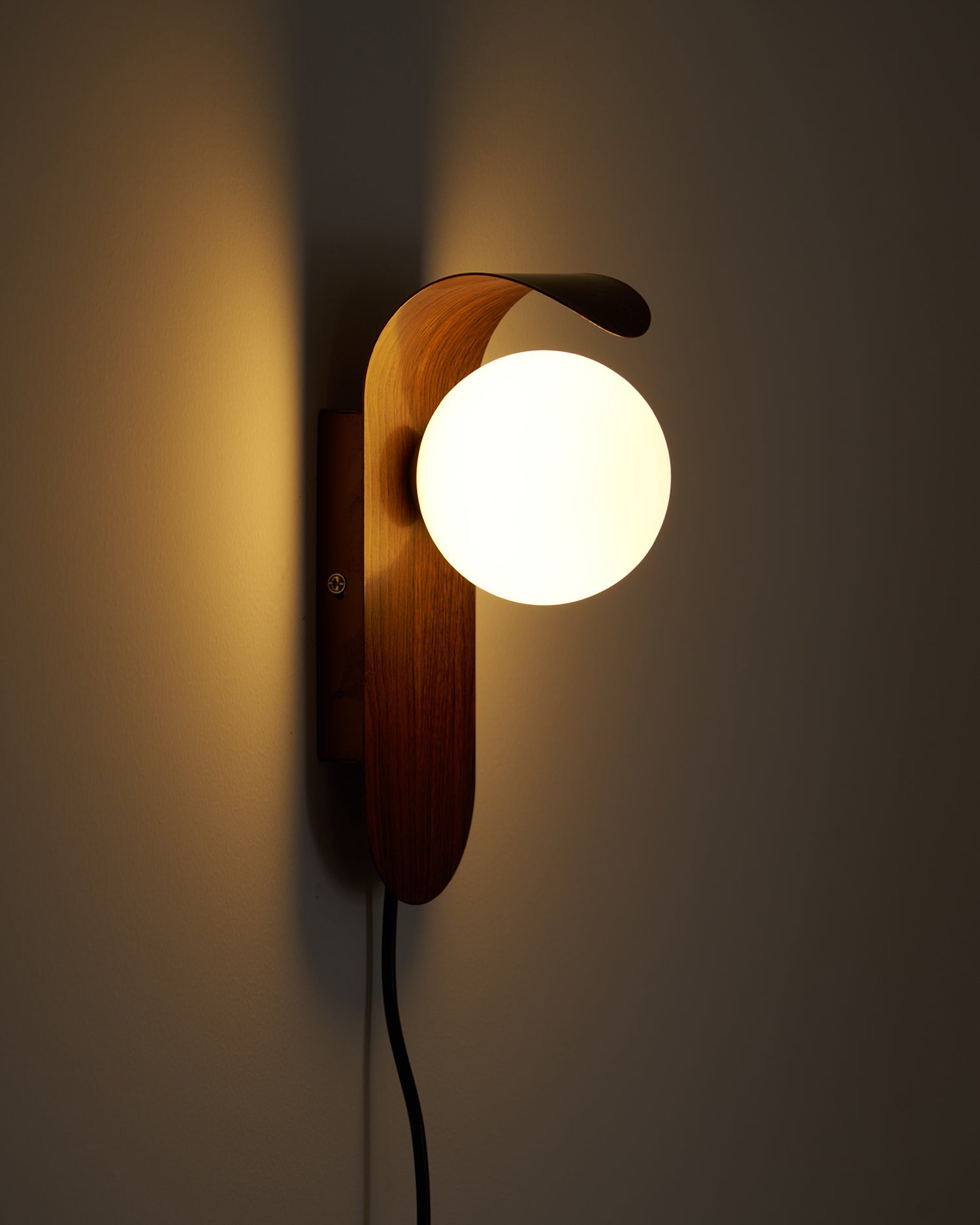 Axes Plug In Wall Light