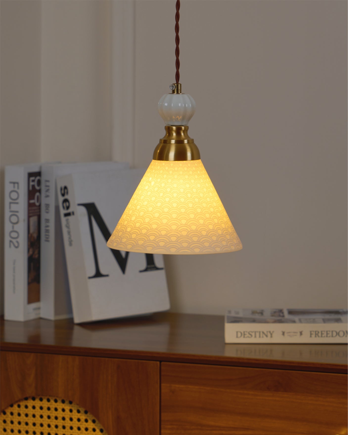 Calsonas Pendant Light