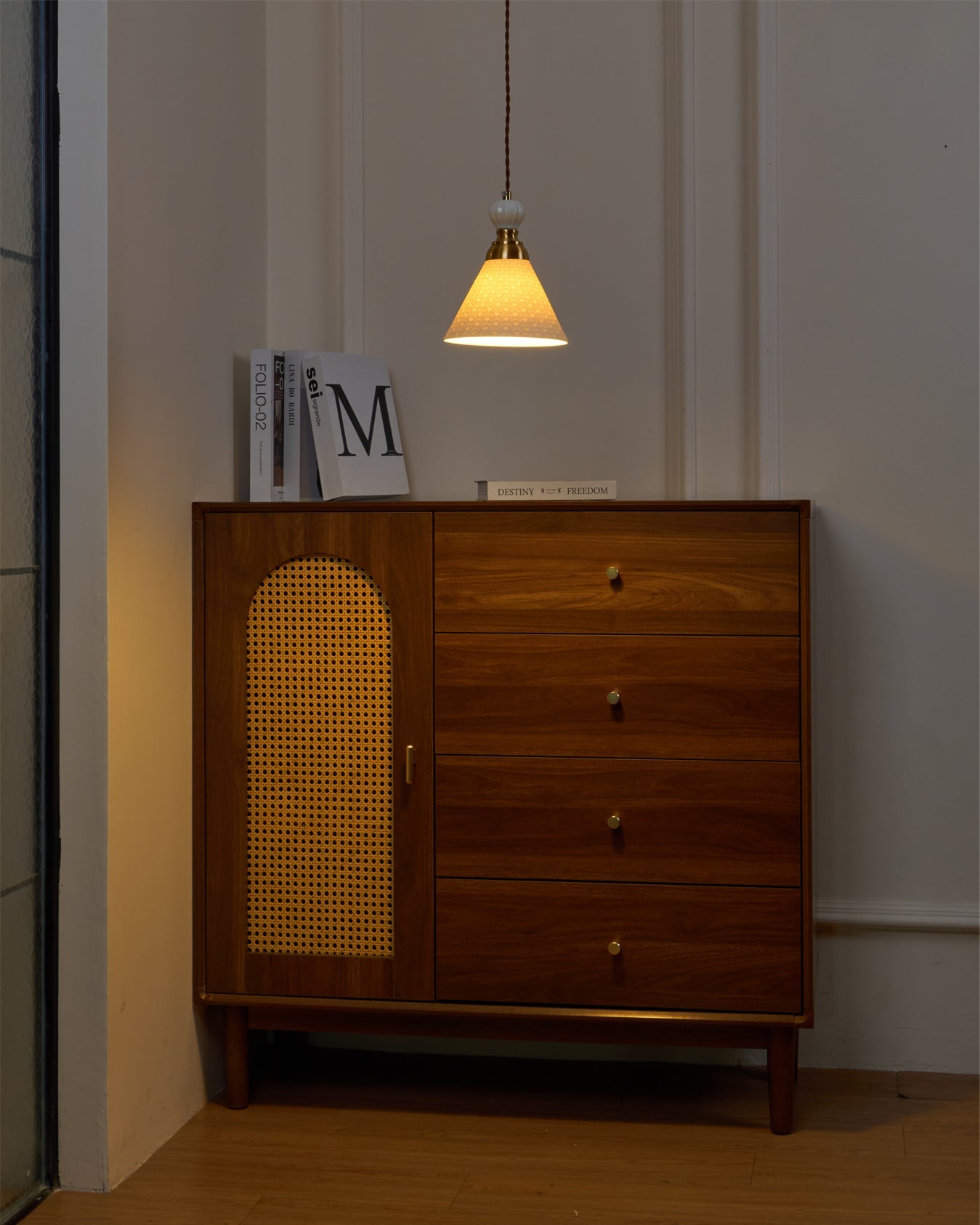 Calsonas Pendant Light