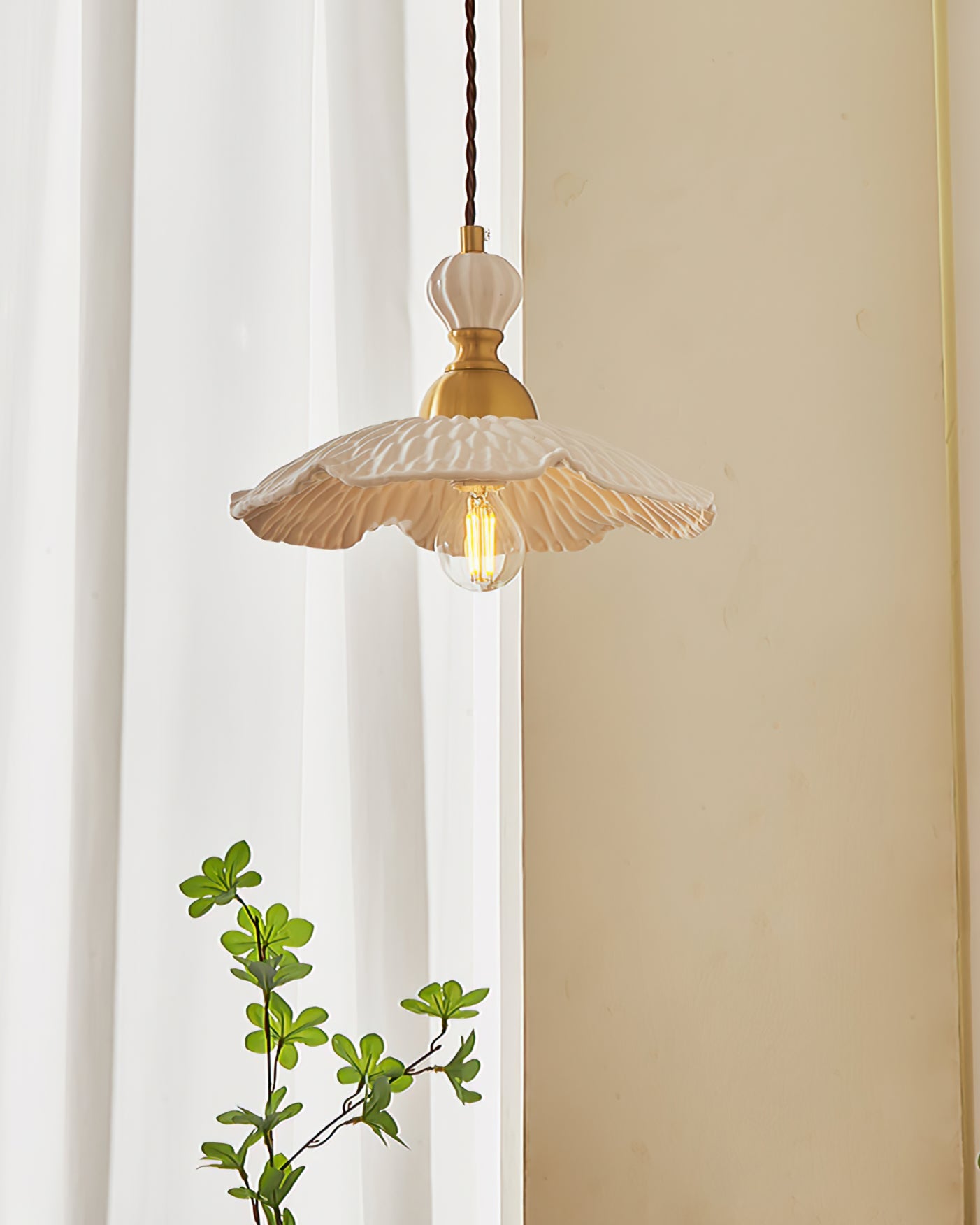 Calsonas Pendant Light