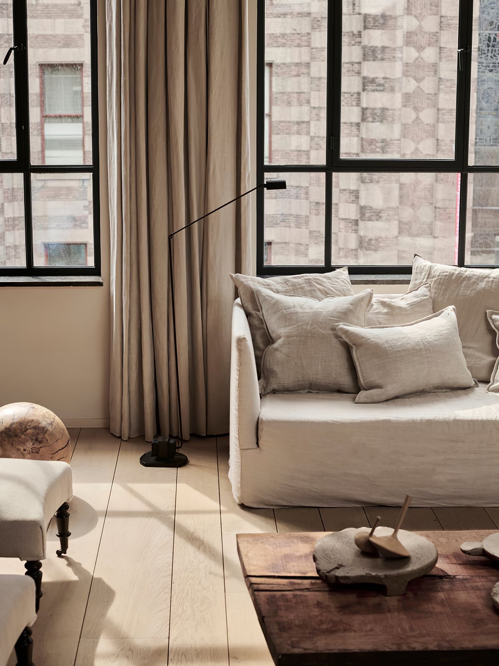Halelyn Floor Lamp