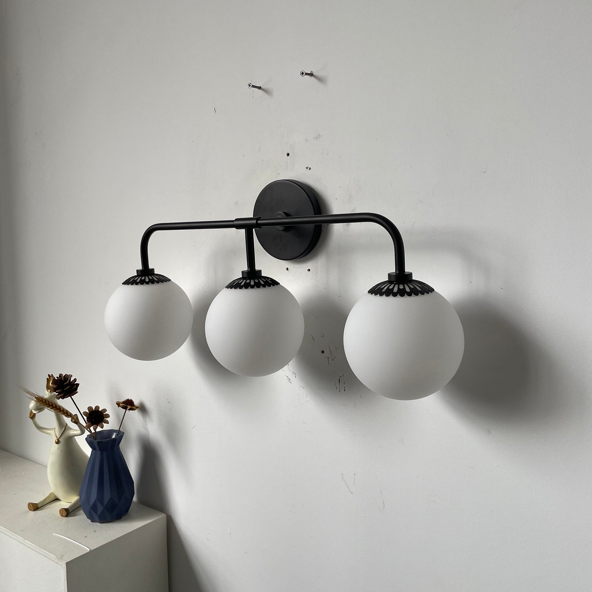 Quini Globe Wall Light