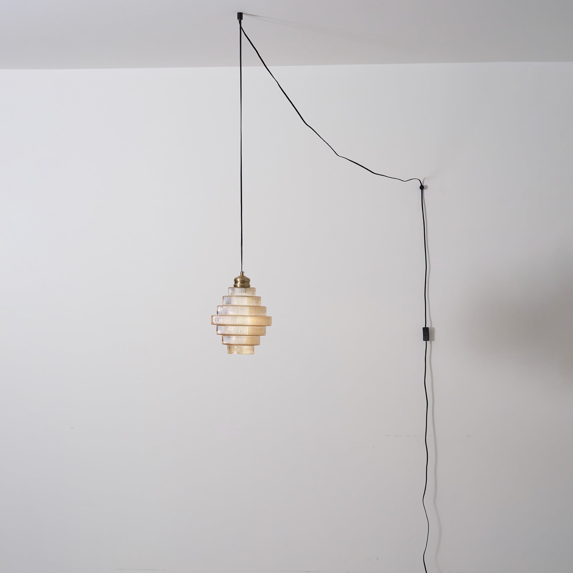 Wiolan Ribbed Pendant Light
