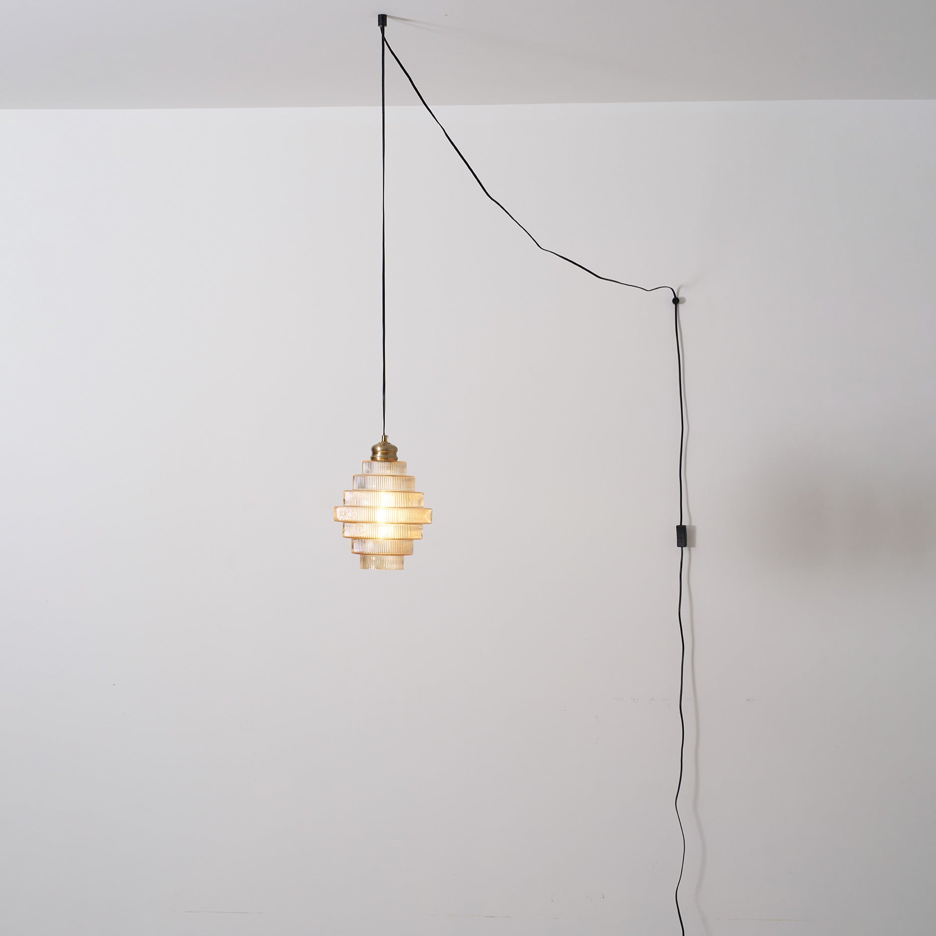 Wiolan Ribbed Pendant Light