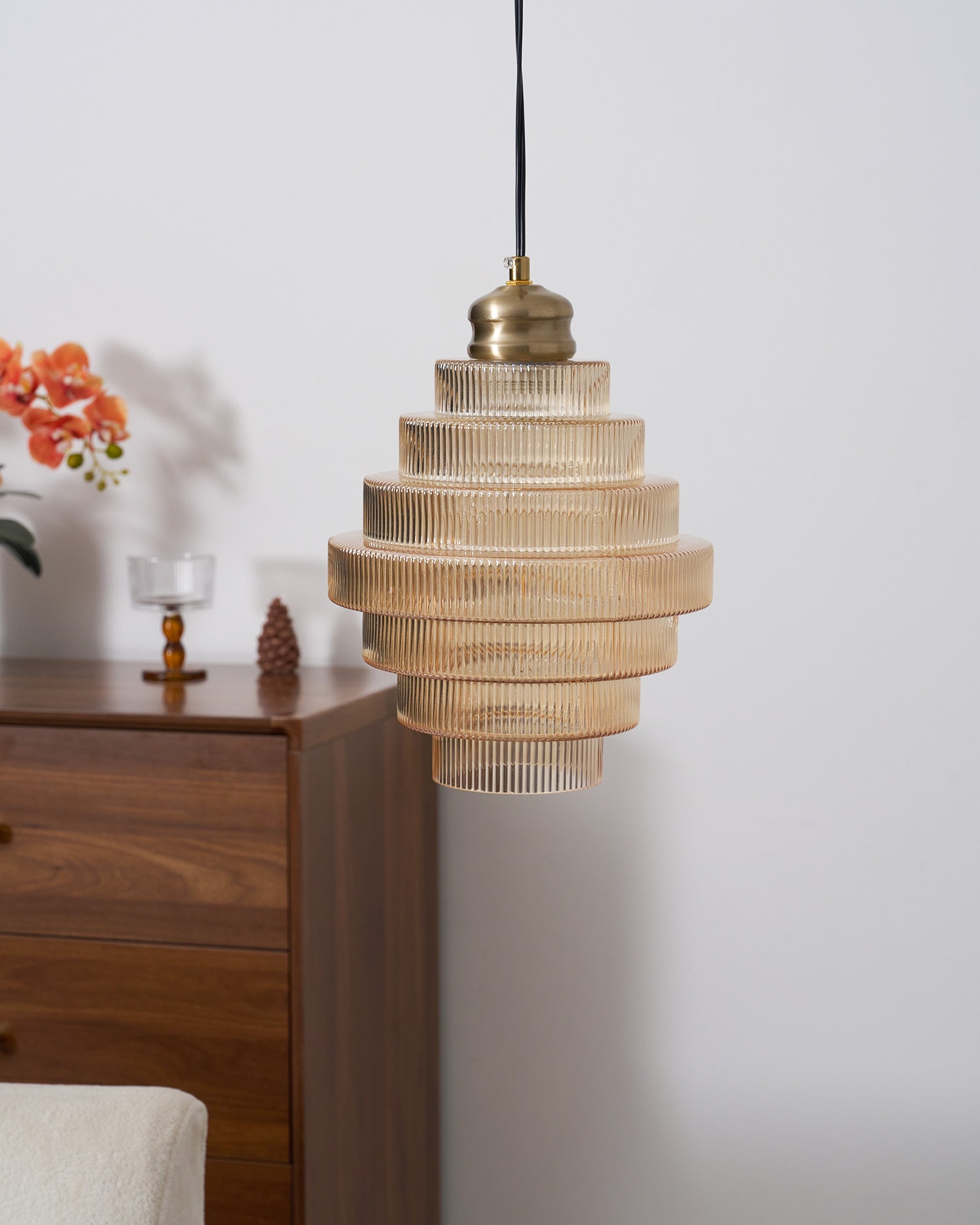 Wiolan Ribbed Pendant Light
