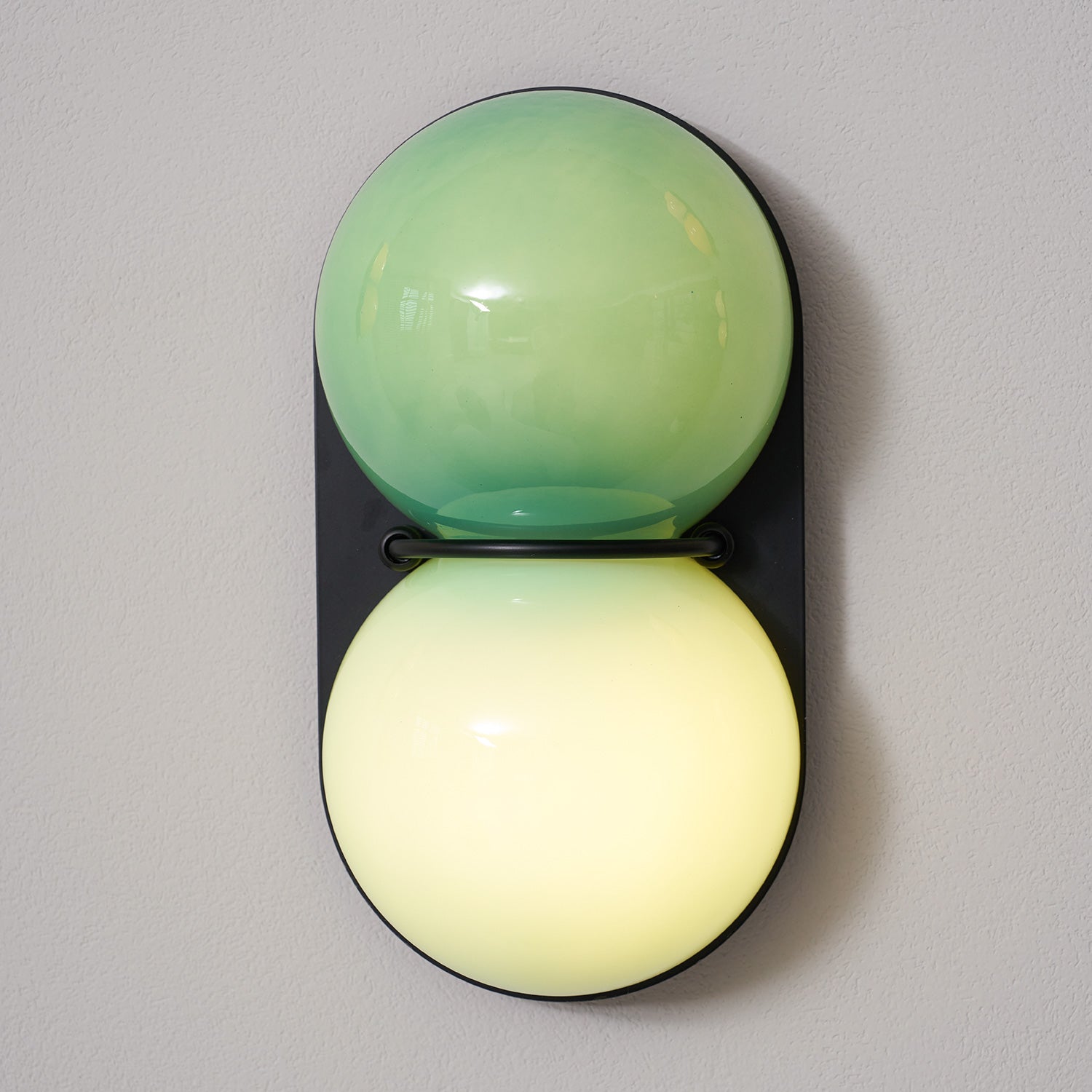 Akroia Wall Light