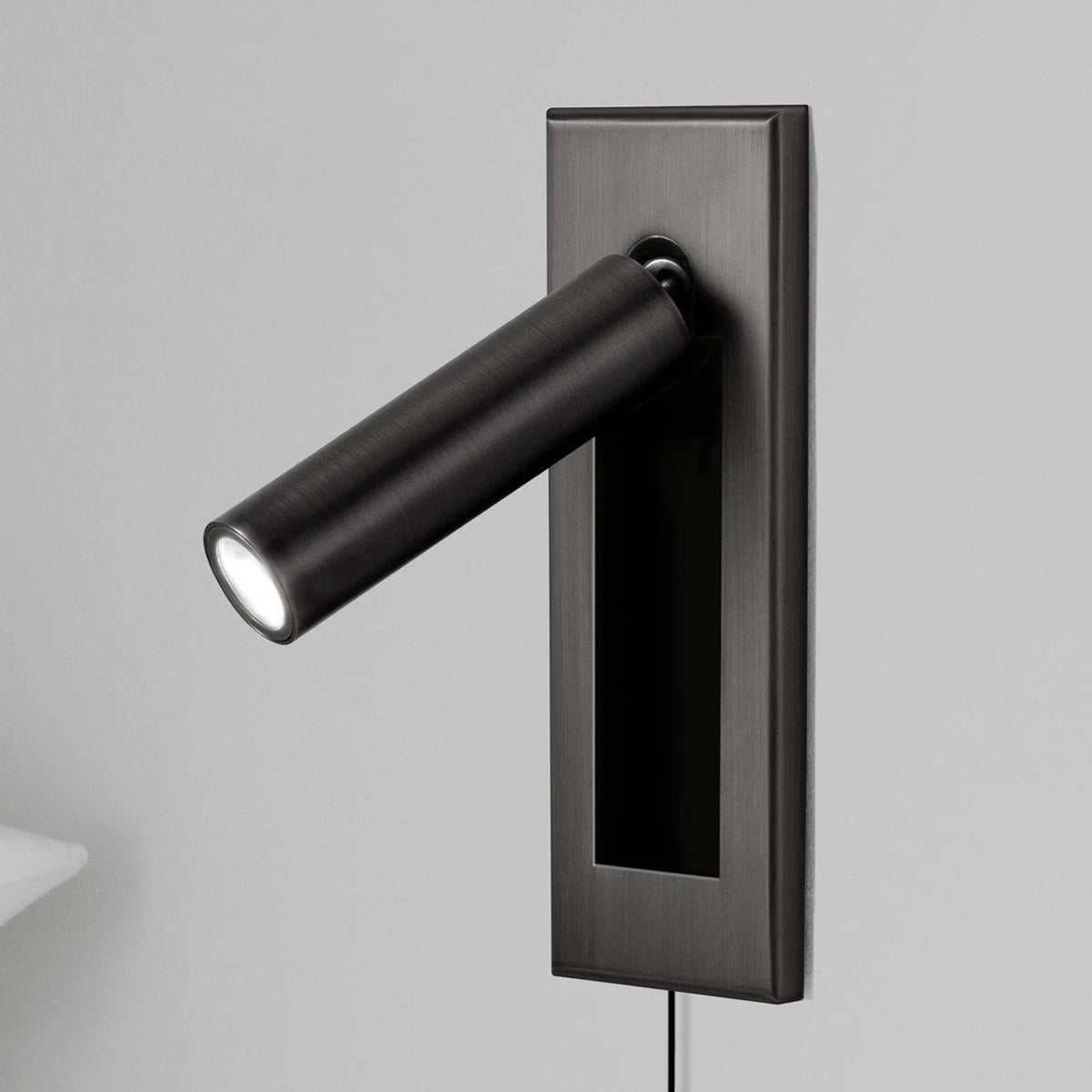 Embedded Bedside Plug - in Sconce - Vakkerlight