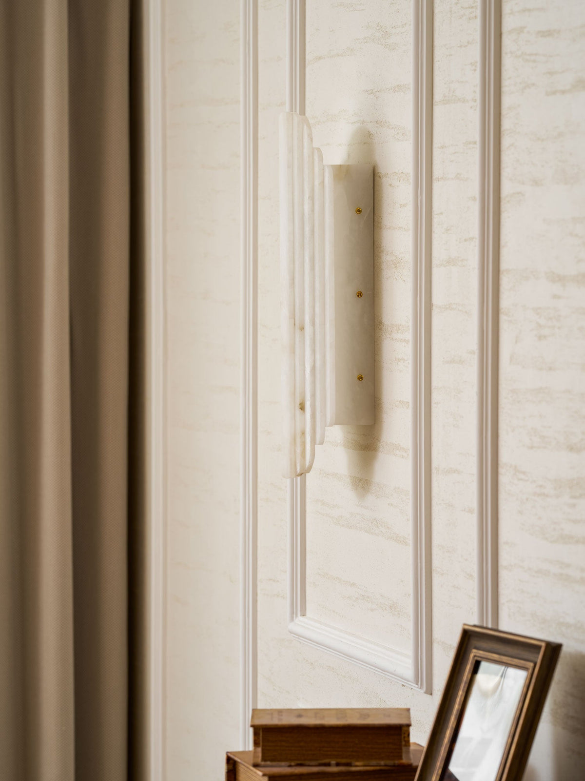 Estelle Alabaster Wall Sconce – detail 39