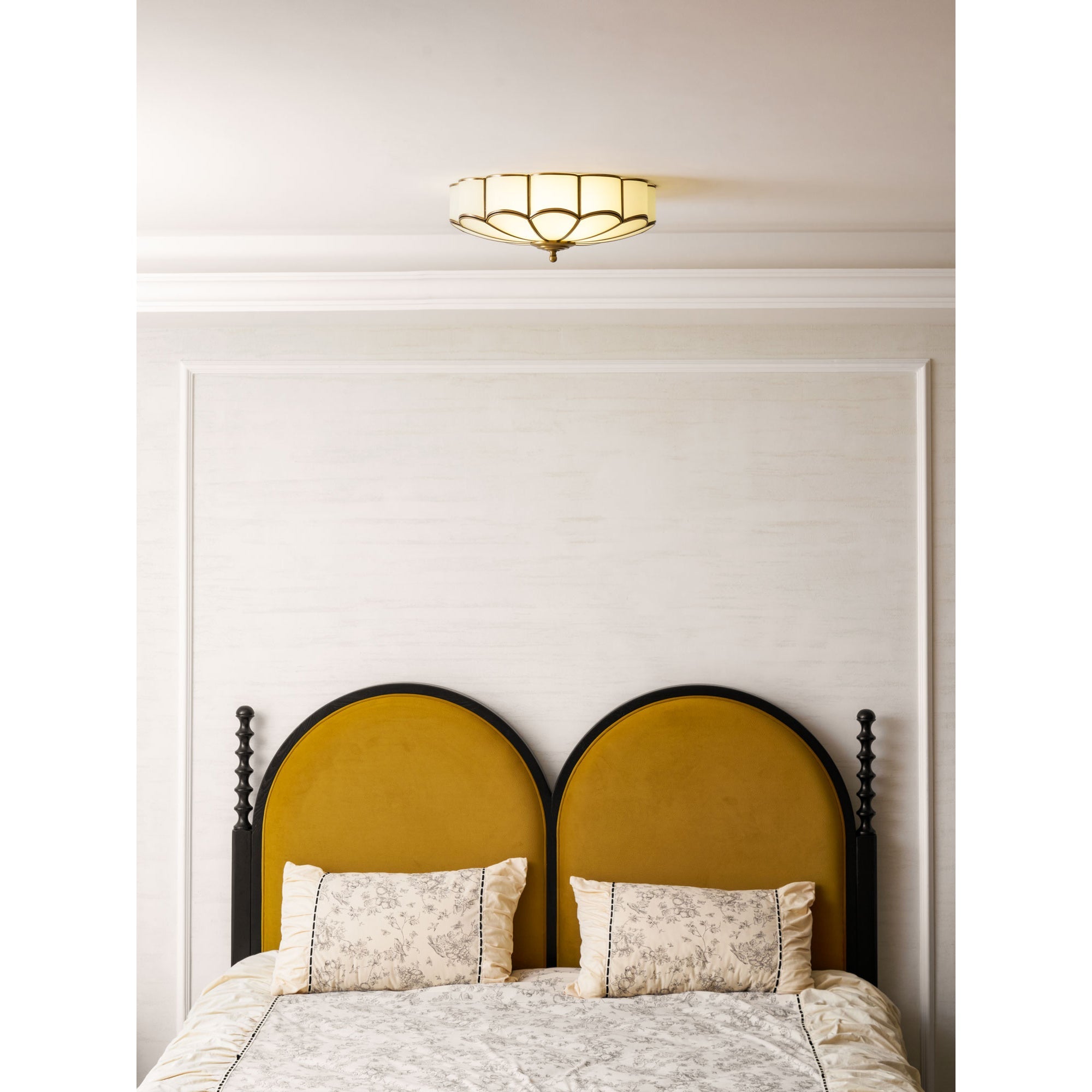 Brizon Flower Ceiling Light