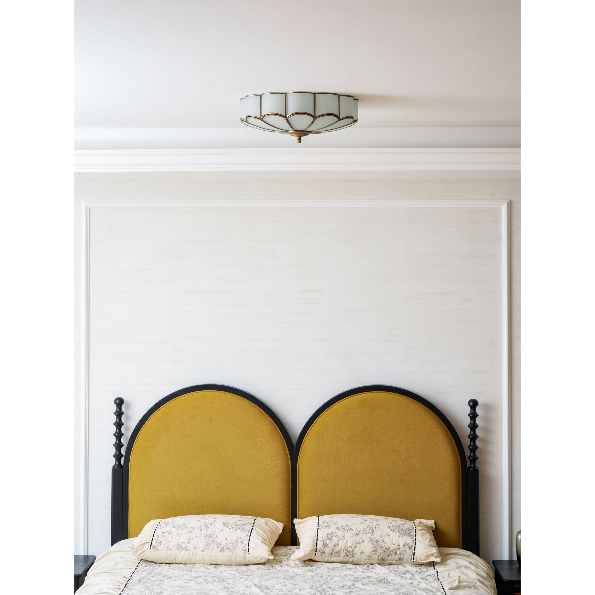 Brizon Flower Ceiling Light