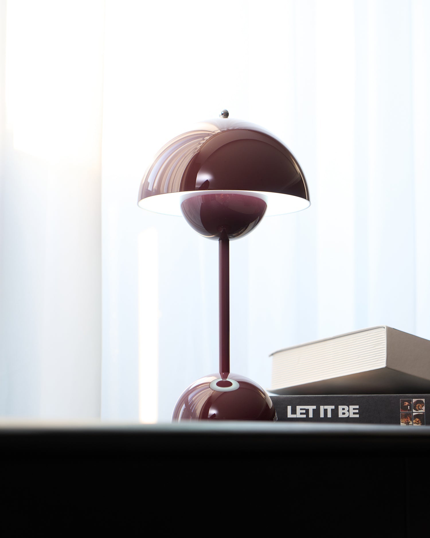 Elenva Outdoor Table Lamp