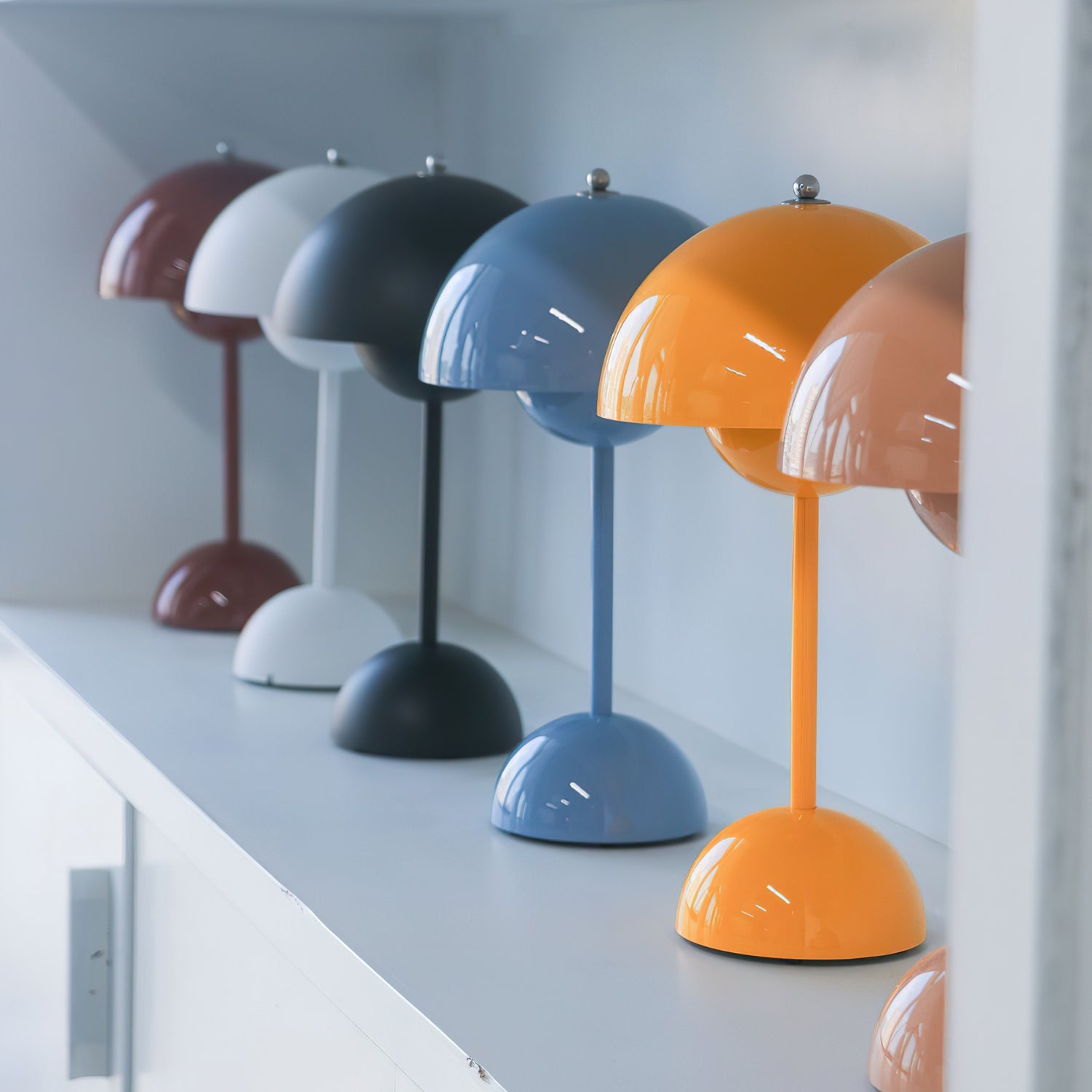 Elenva Outdoor Table Lamp