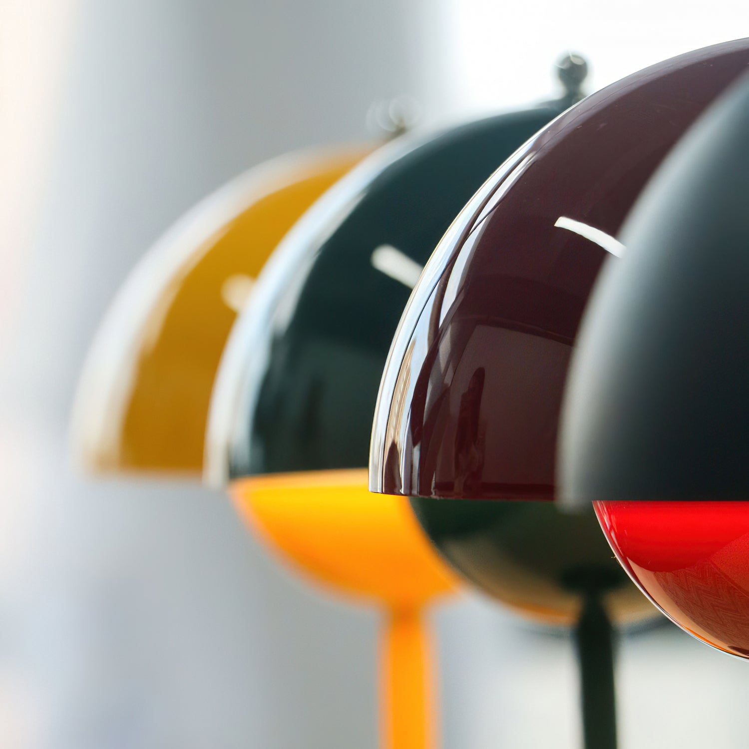 Elenva Outdoor Table Lamp