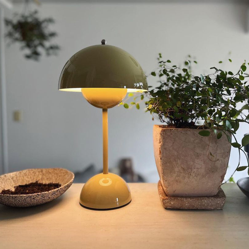 Elenva Outdoor Table Lamp