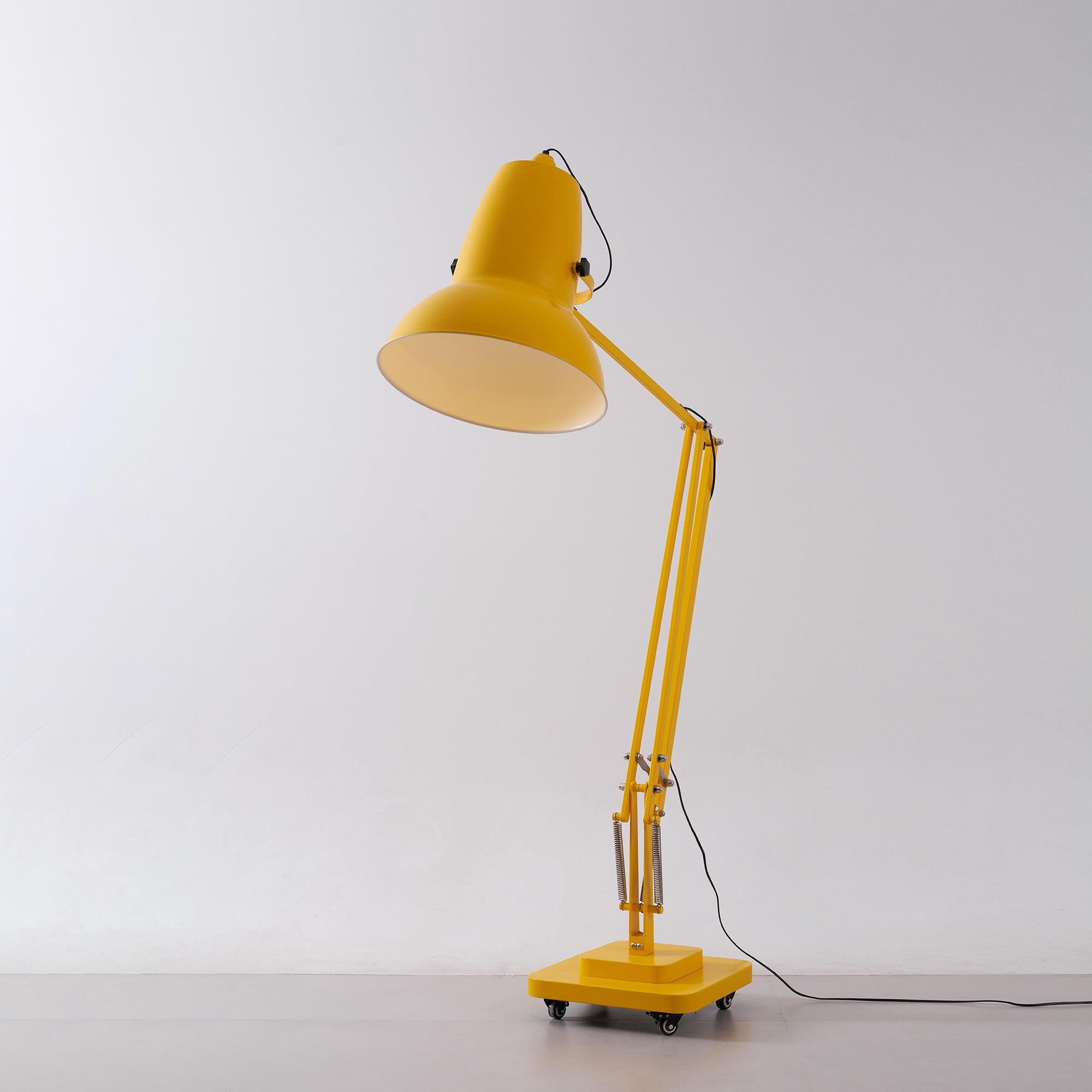 Jorlanel Articulated Floor Lamp
