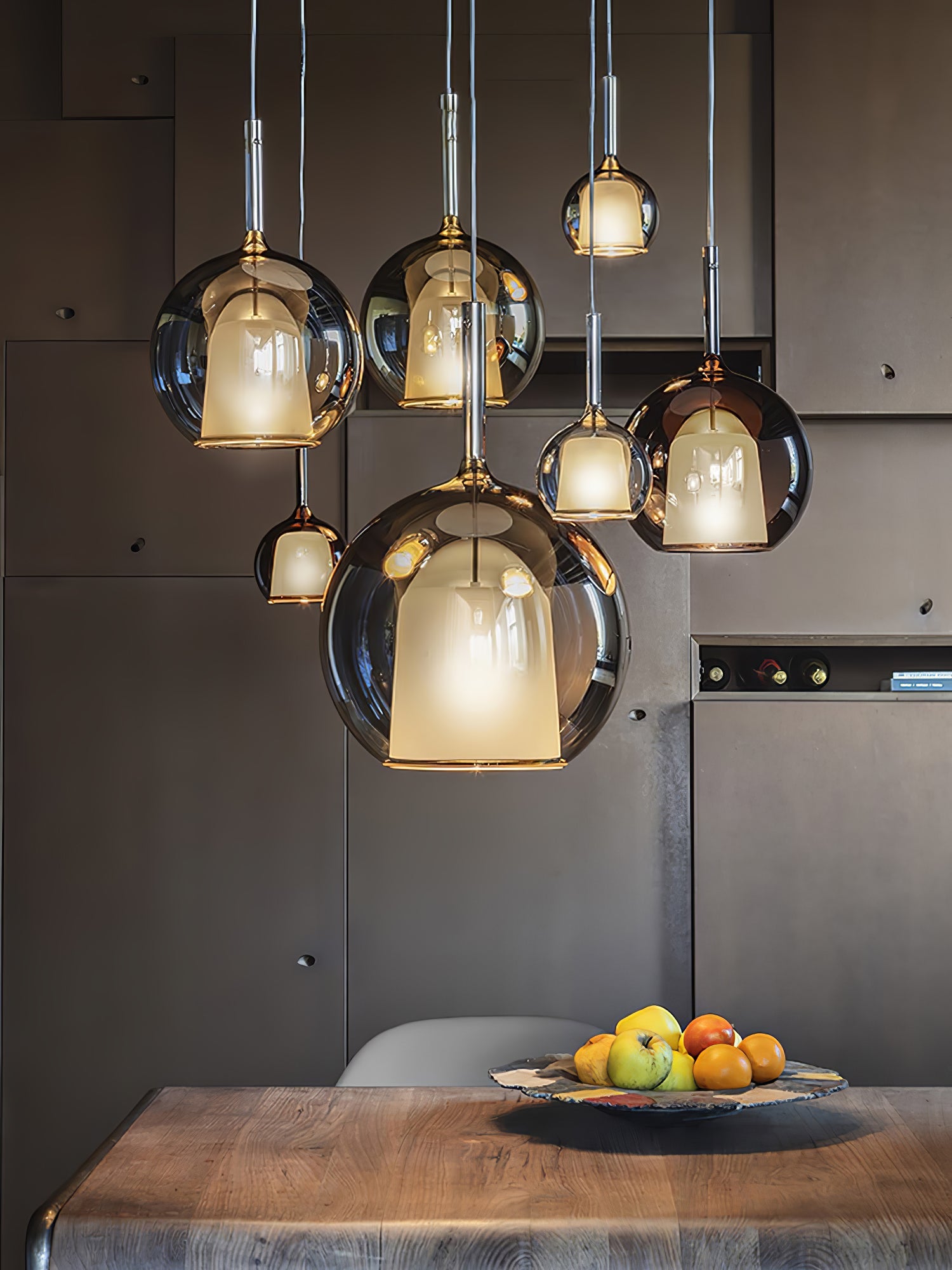 Vyreno Globe Pendant Light