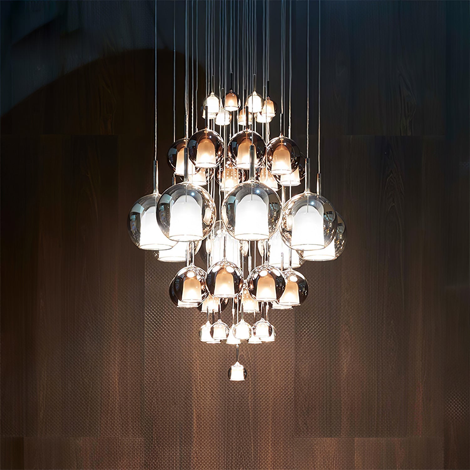 Vyreno Globe Pendant Light