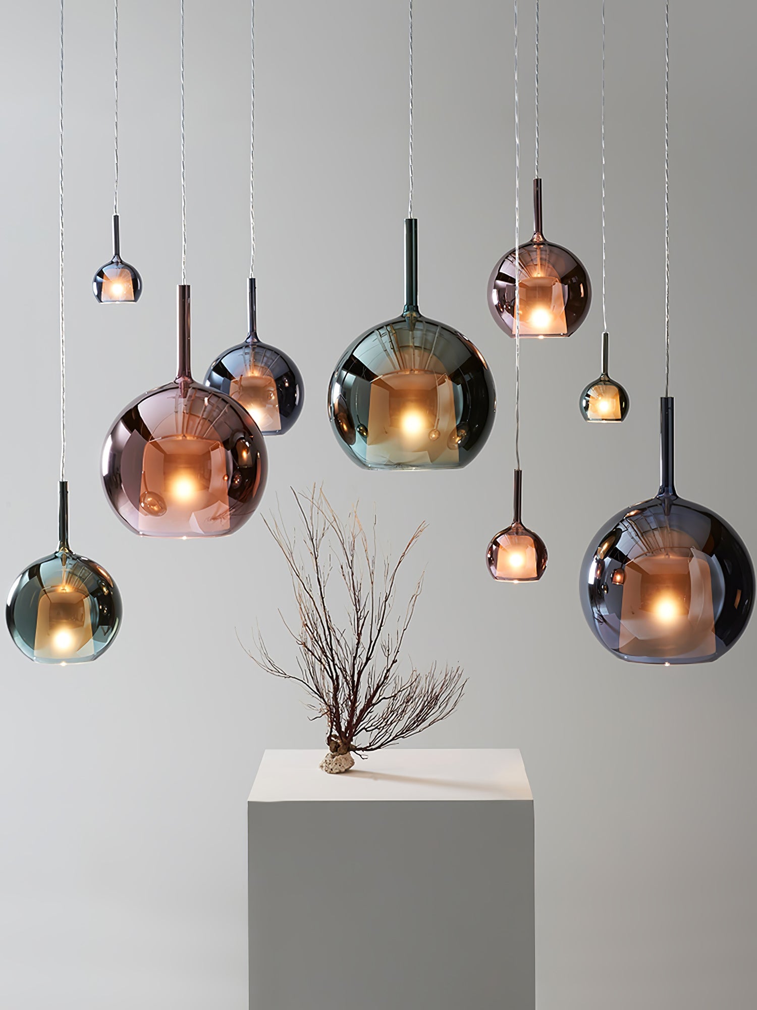 Vyreno Globe Pendant Light