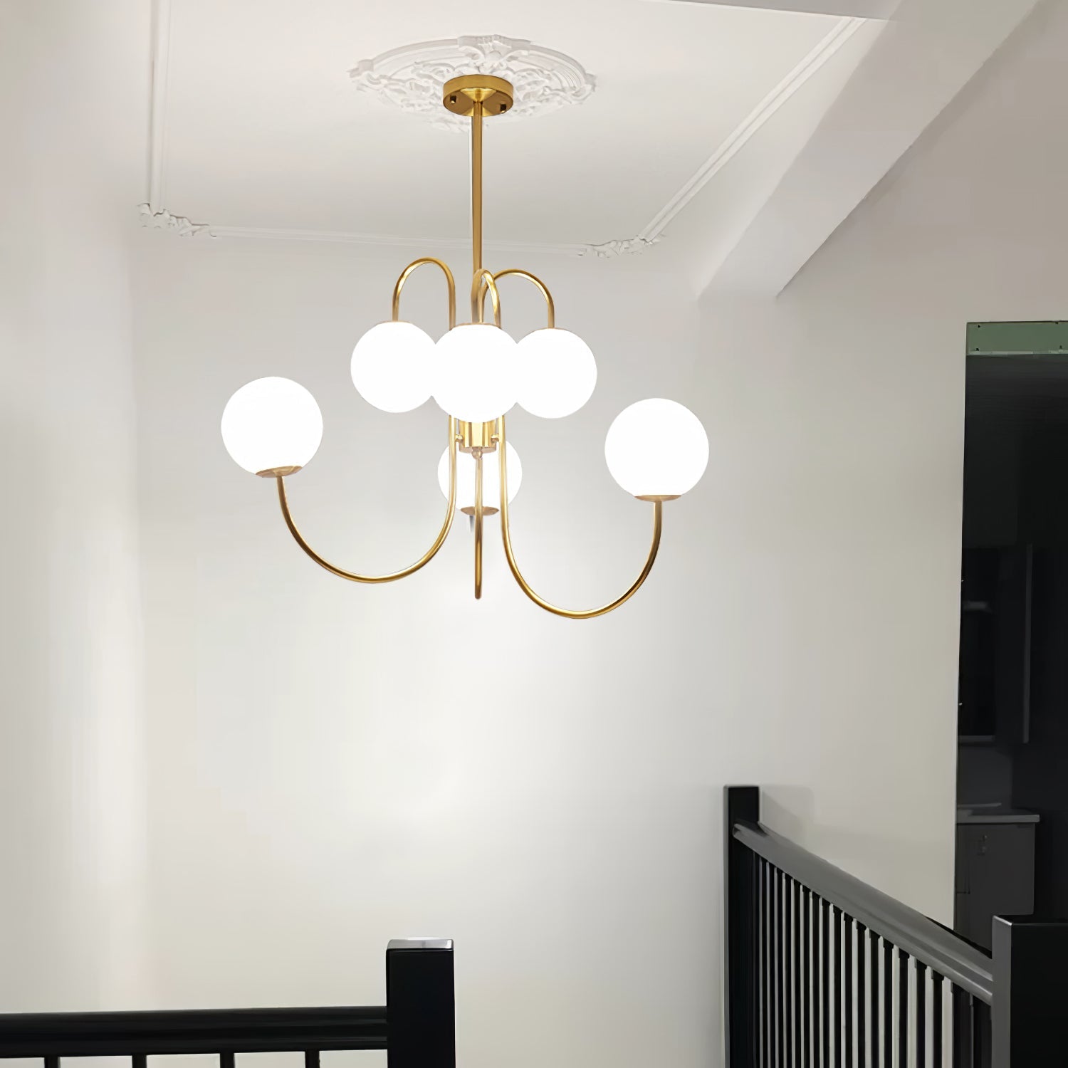 Jornoen Globe Chandelier