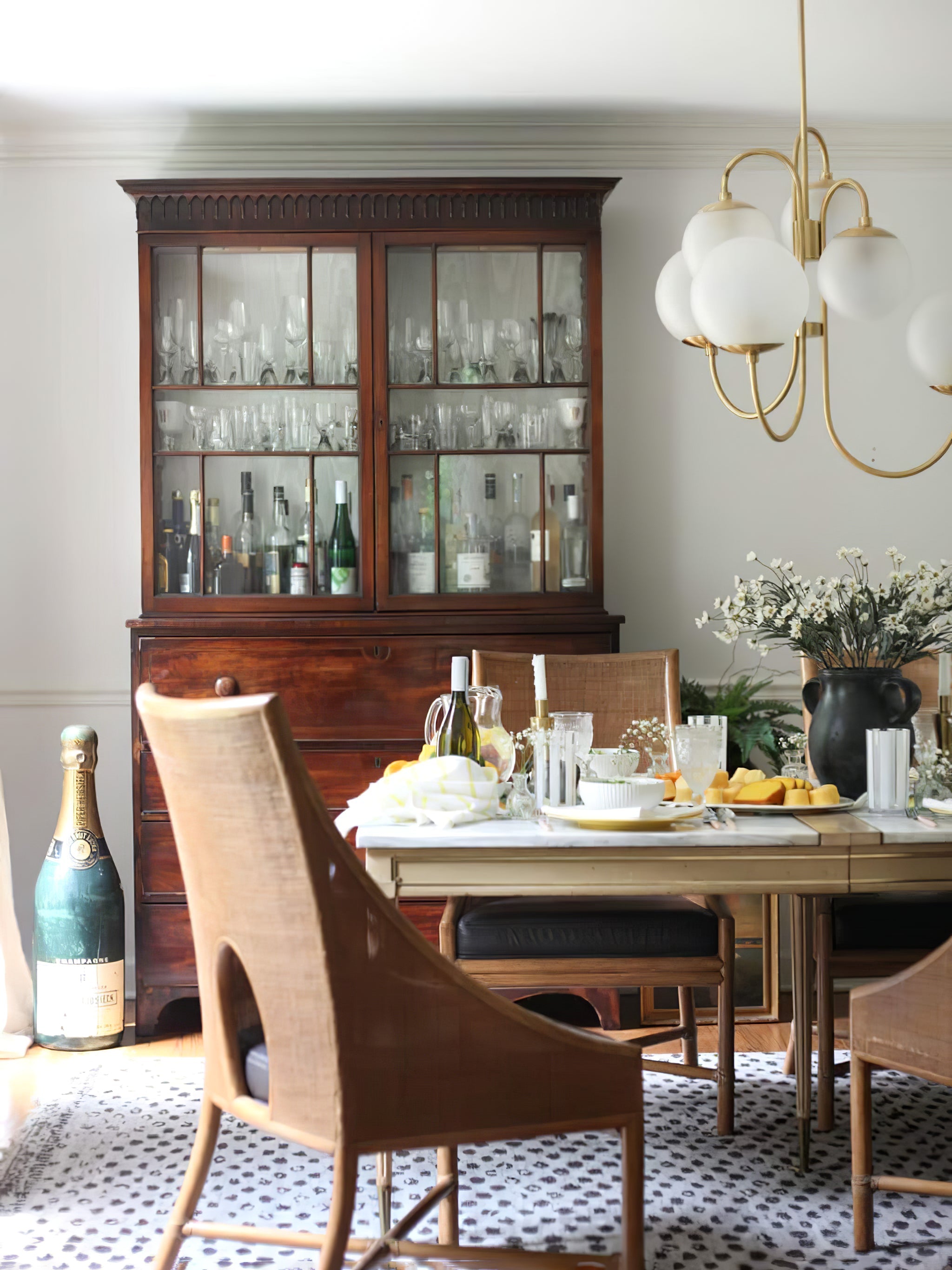 Jornoen Globe Chandelier