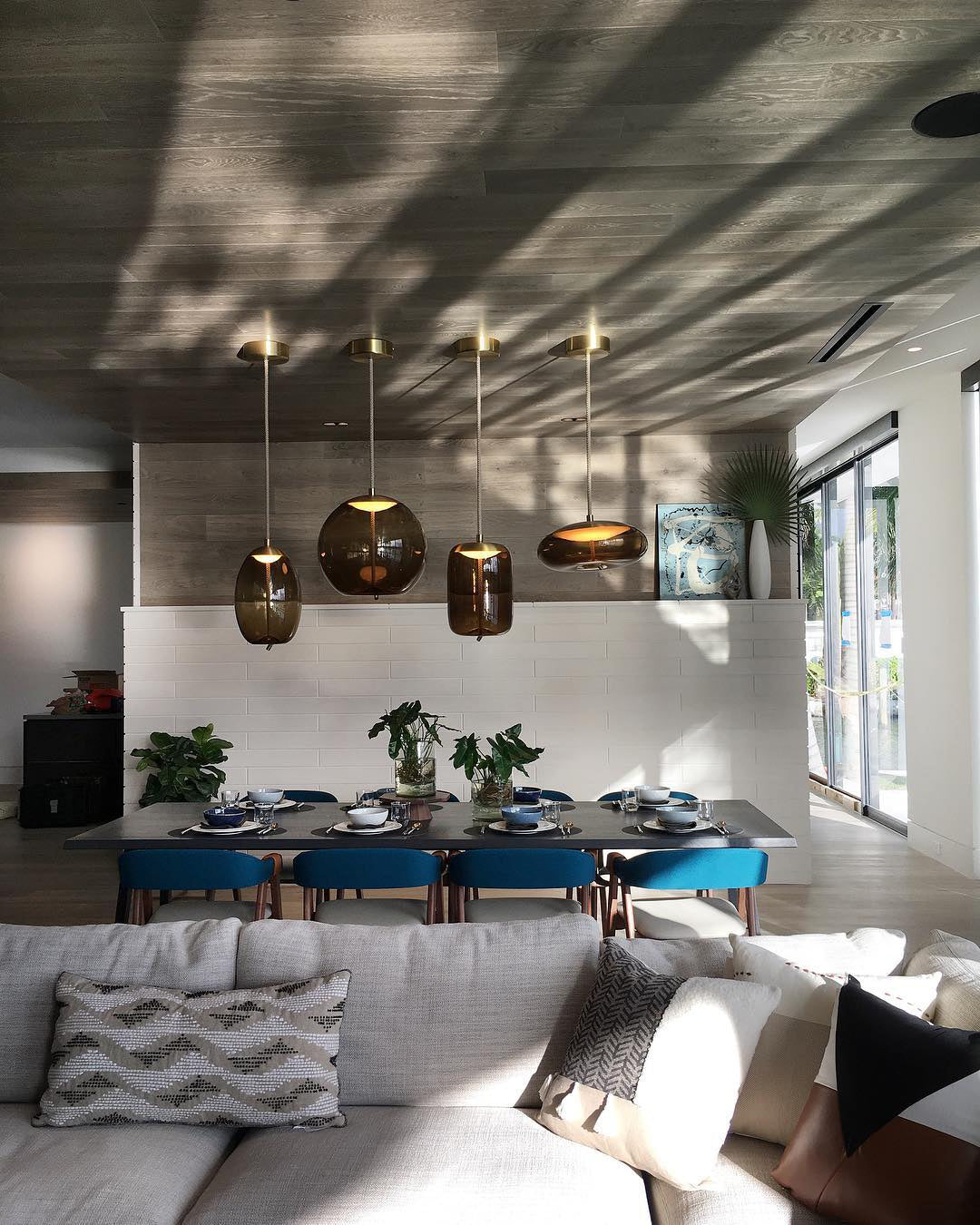 Arino Globe Pendant Light