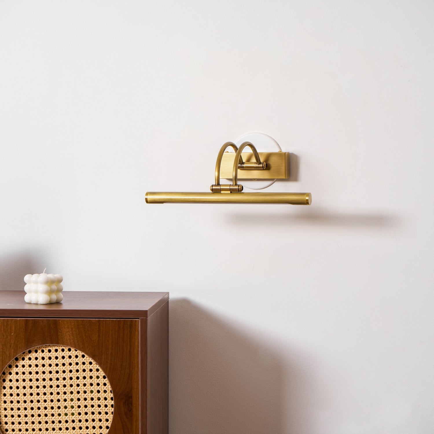 Lexanus Linear Wall Light
