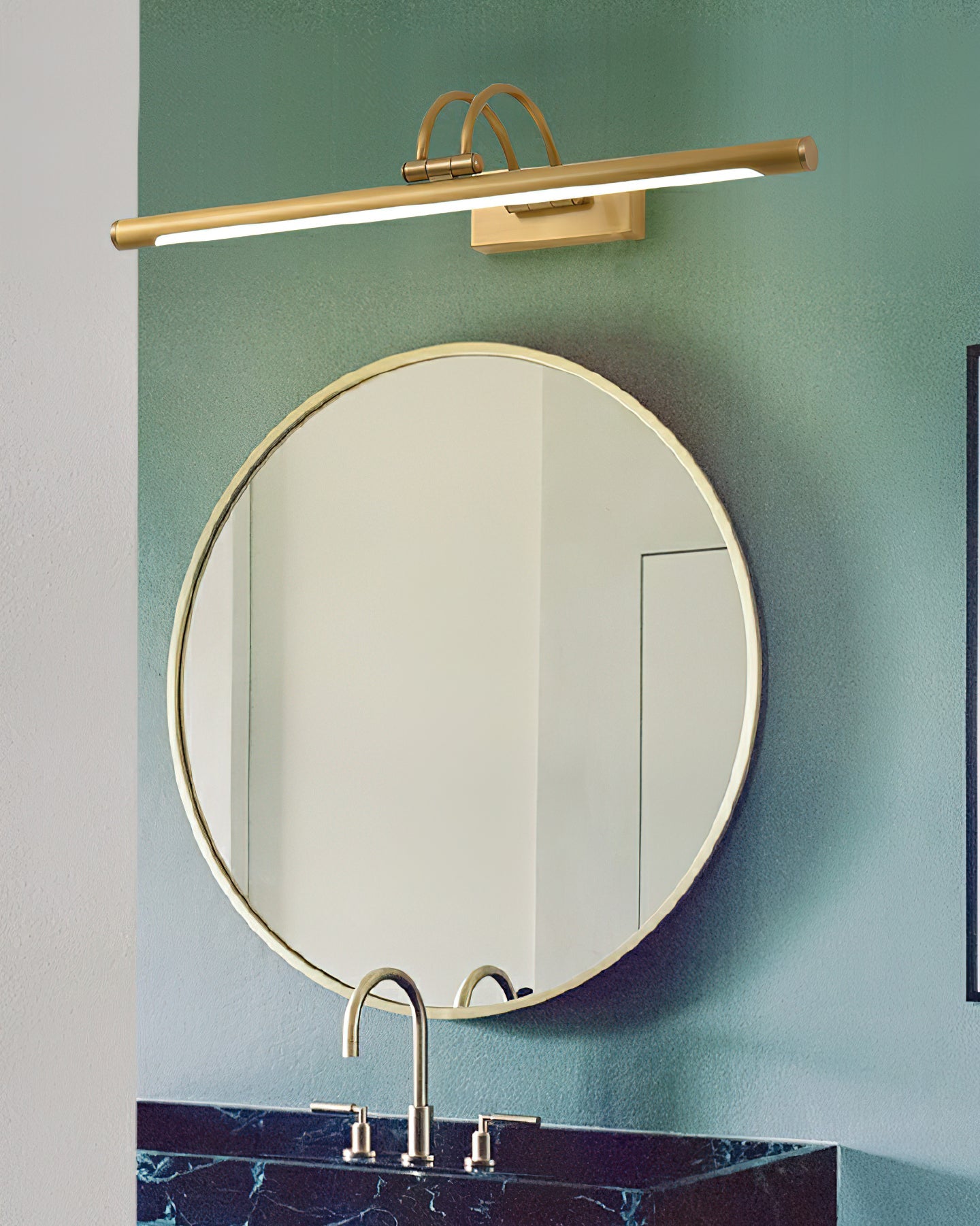 Lexanus Linear Wall Light