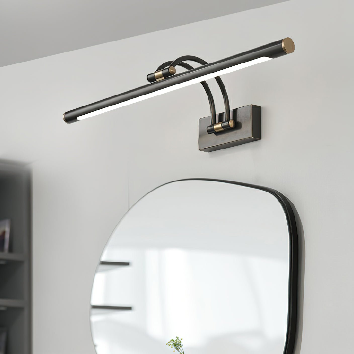 Lexanus Linear Wall Light