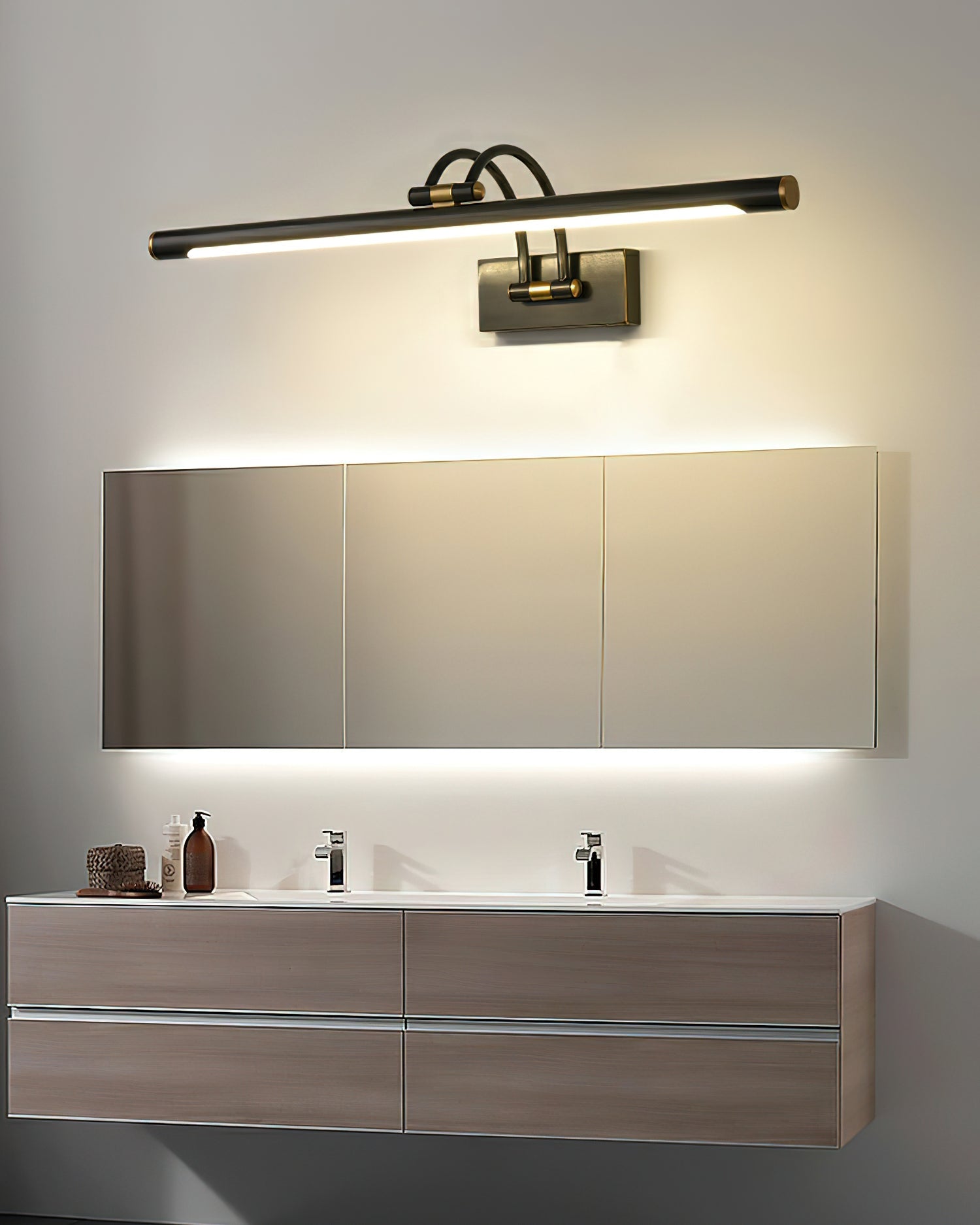 Lexanus Linear Wall Light