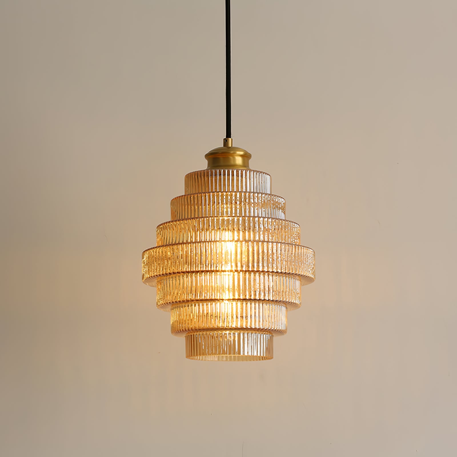 Wiolan Ribbed Pendant Light