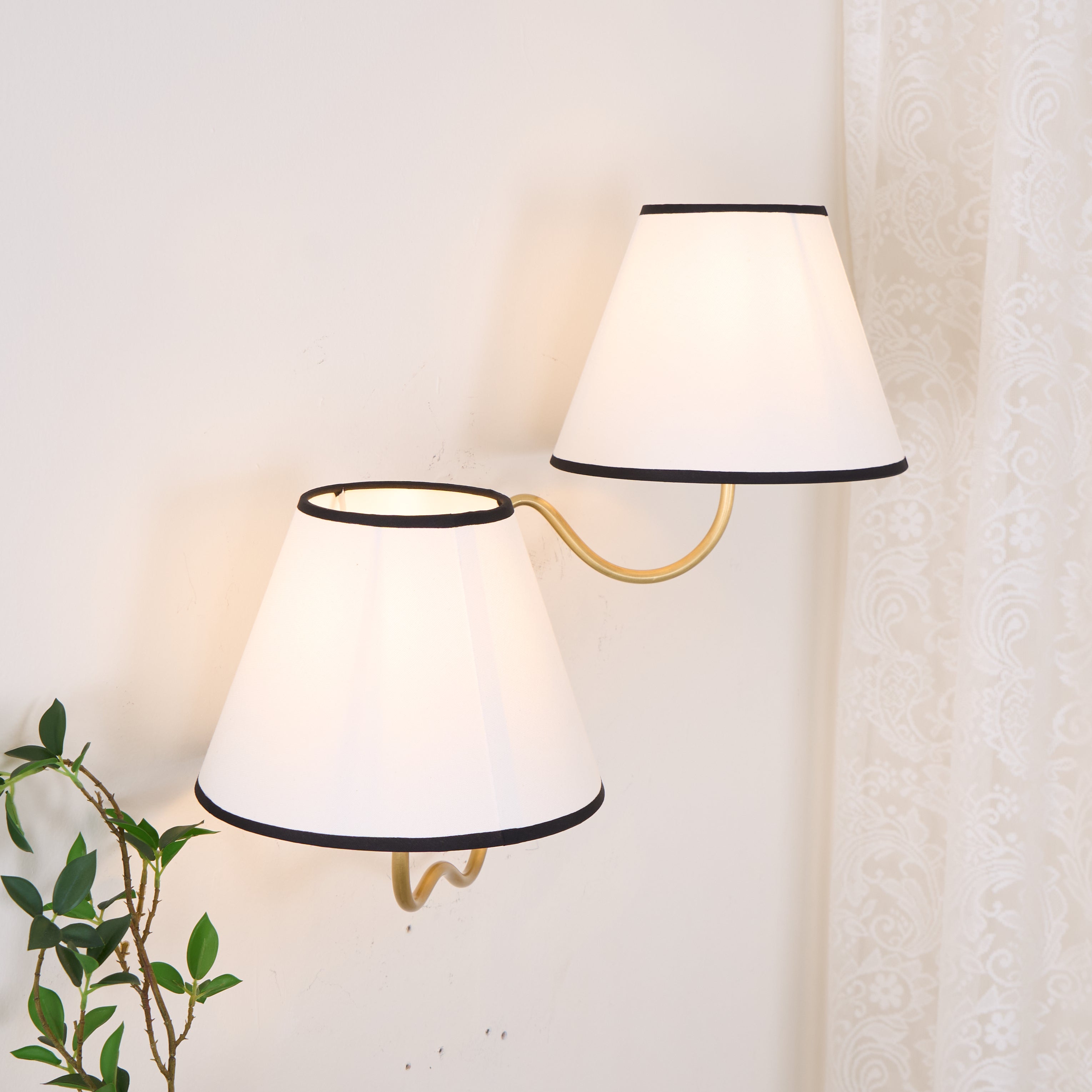 Zelioton Wall Light