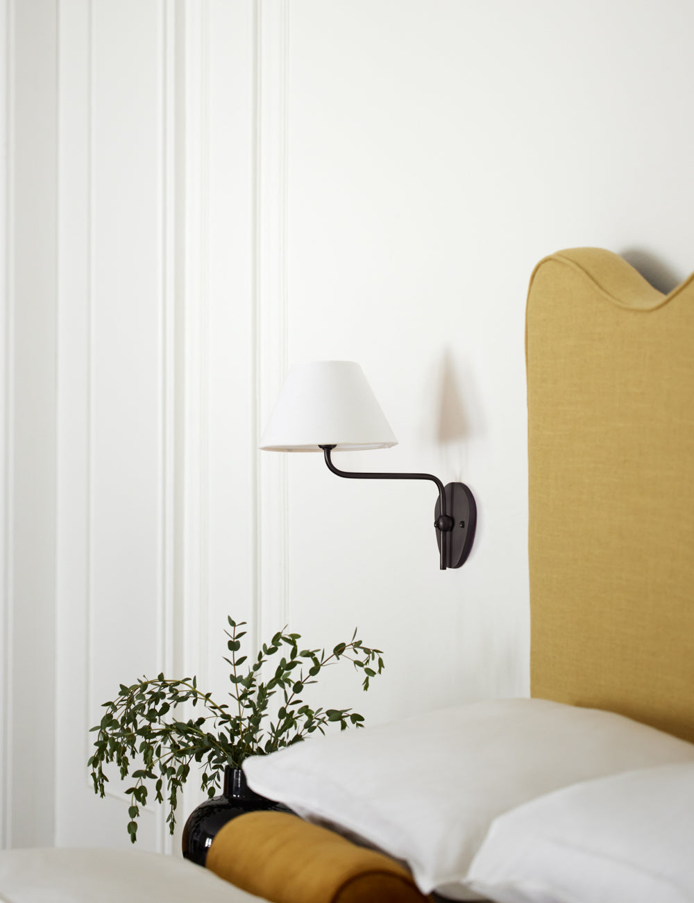 Zelioton Wall Light
