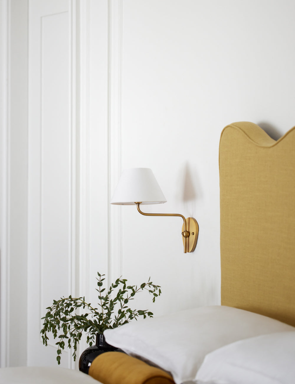 Zelioton Wall Light