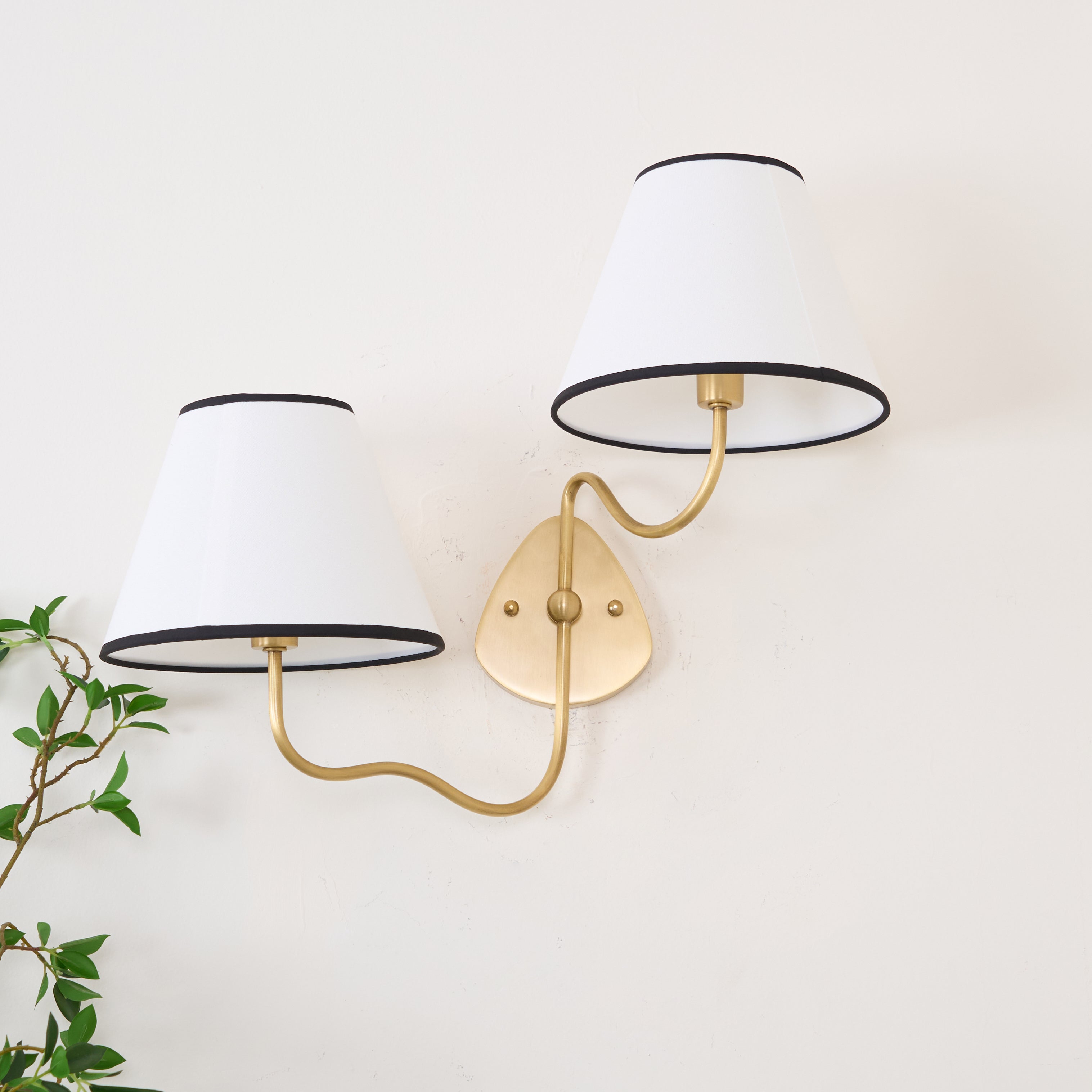 Zelioton Wall Light