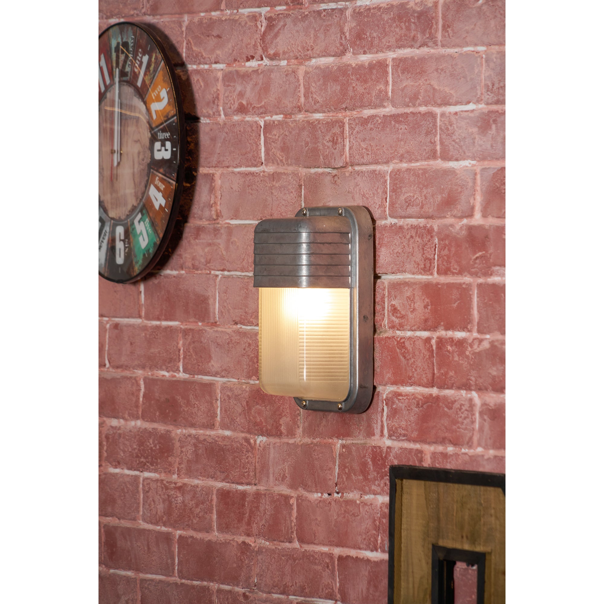 Riova Outdoor Wall Light
