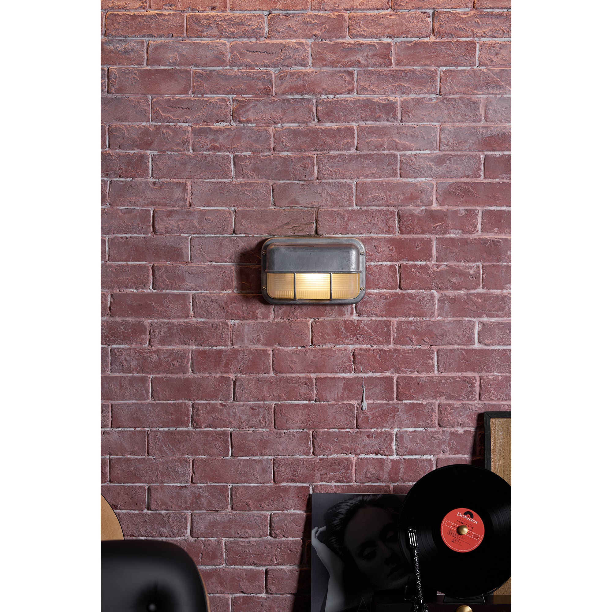 Riova Outdoor Wall Light