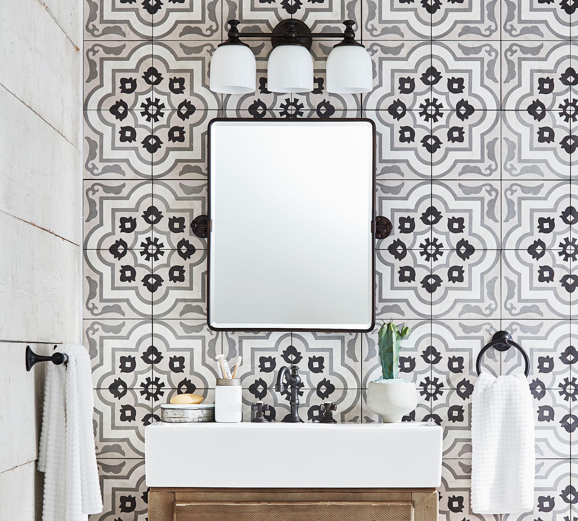Renwyn Vanity Wall Light