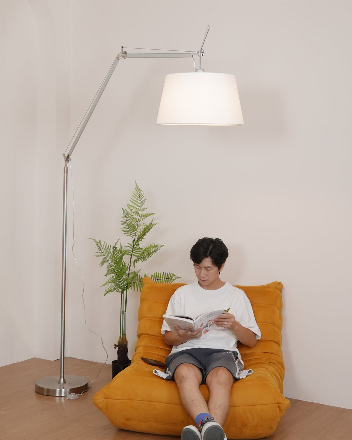 Modern Classic Floor Lamp – detail 13