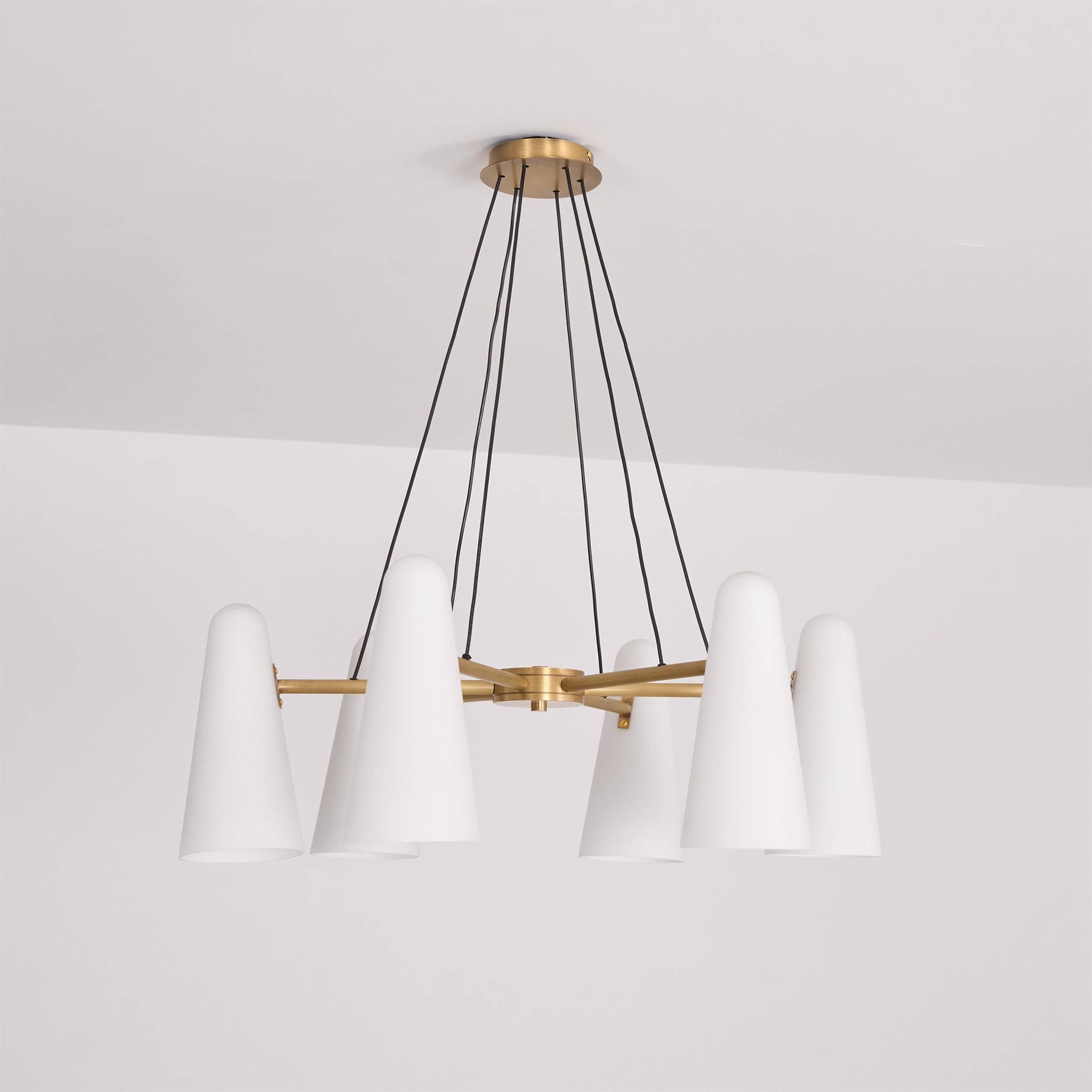 Iyuva Classic Chandelier
