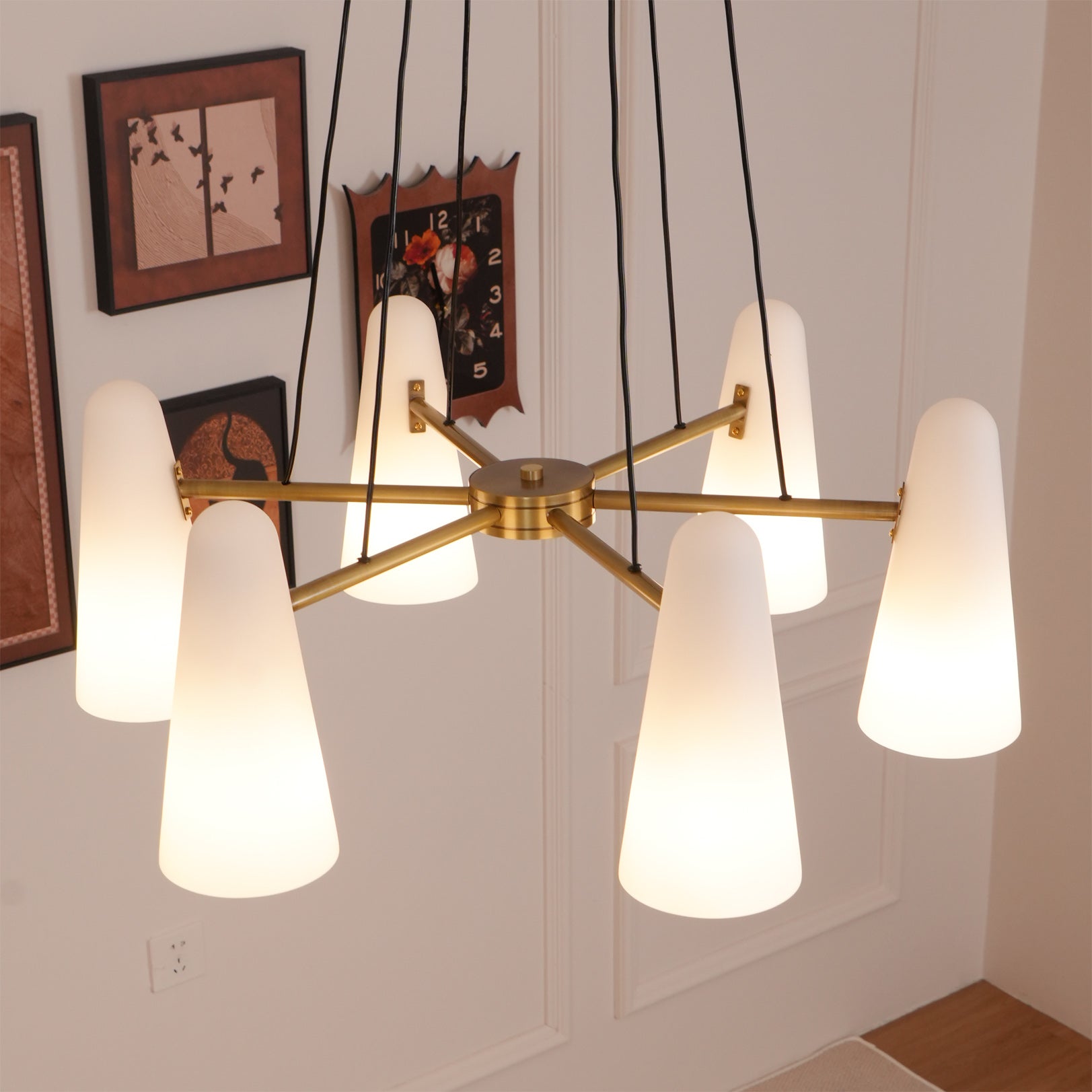 Iyuva Classic Chandelier